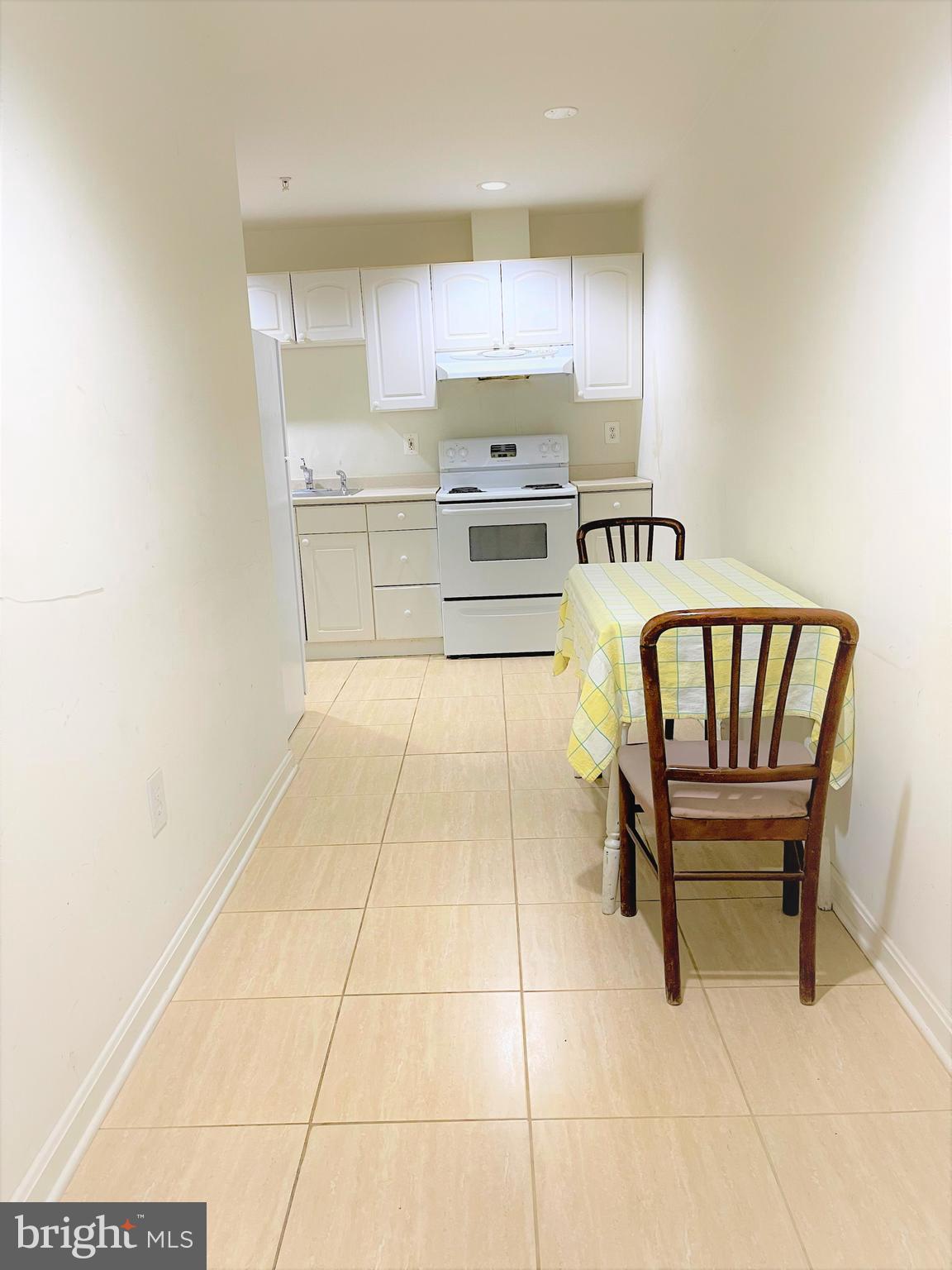 TANTALLON SQUARE - Residential