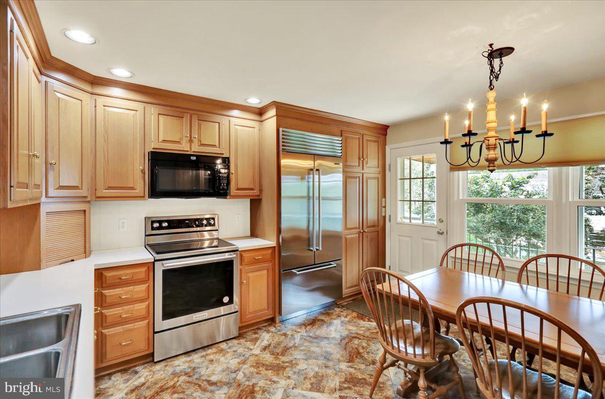 WHITFIELD - Residential