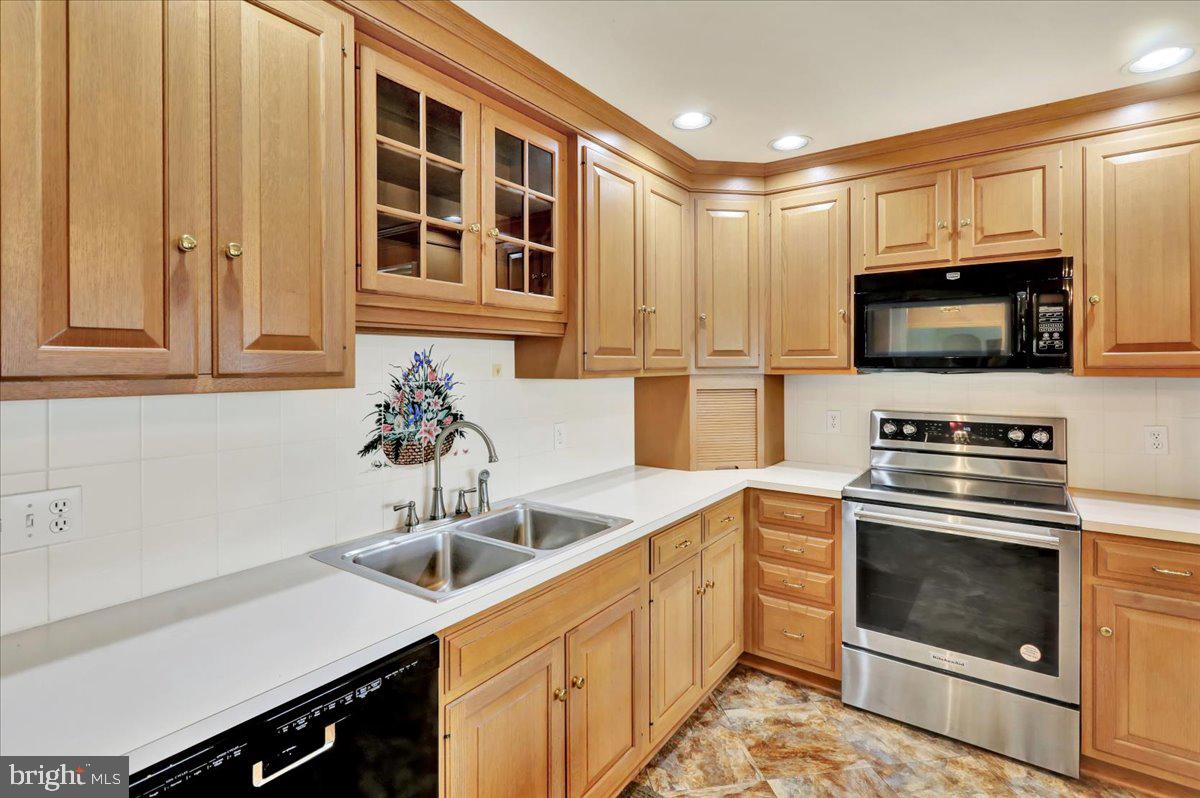 WHITFIELD - Residential