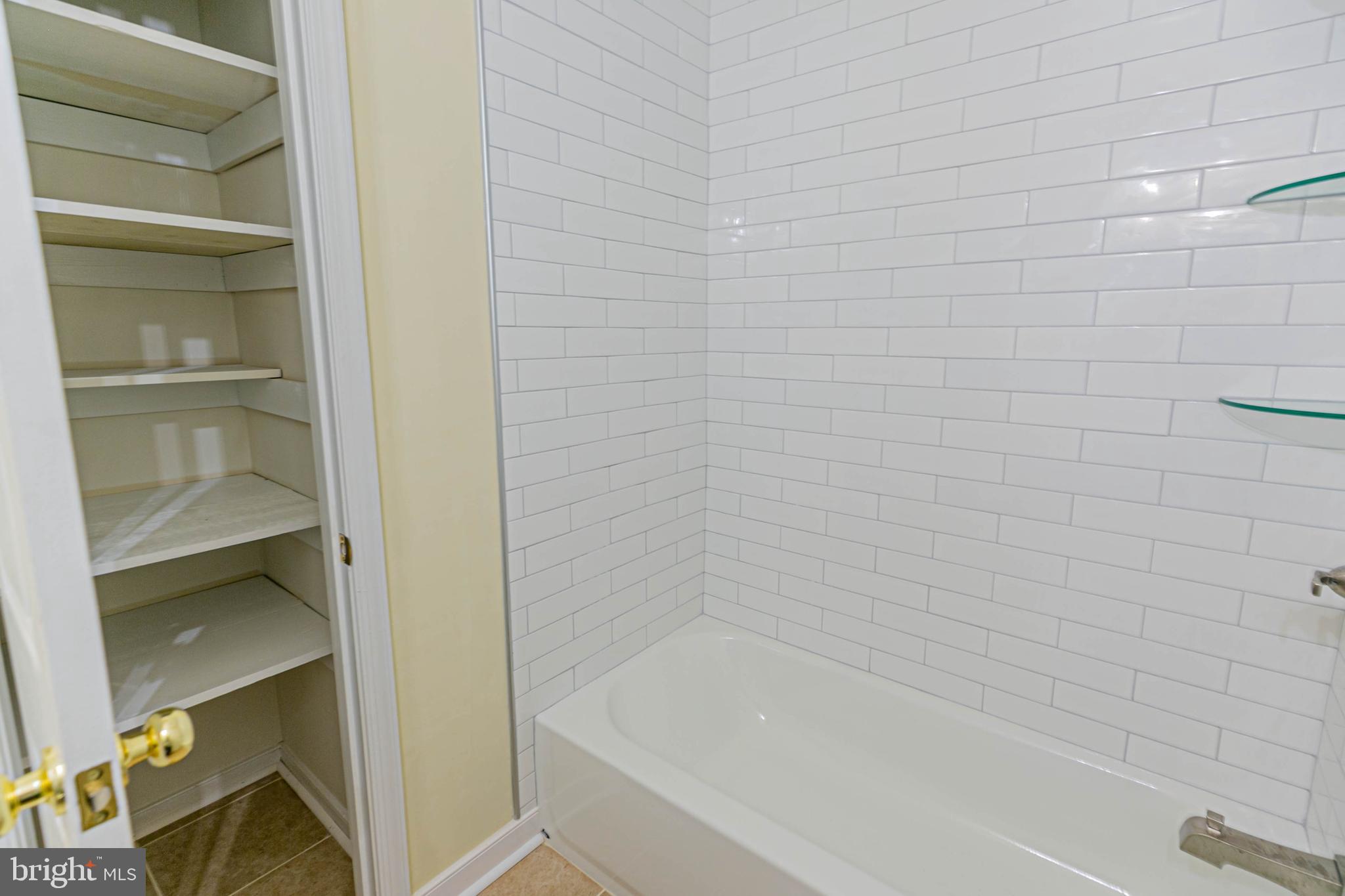 LAKE CAROLINE - Residential