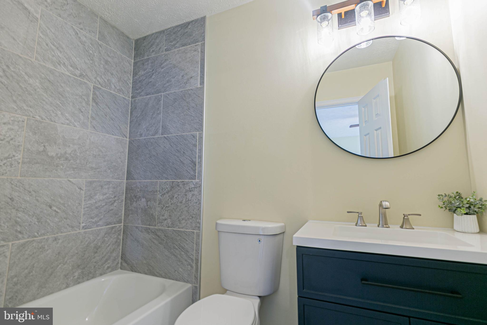 LAKE CAROLINE - Residential