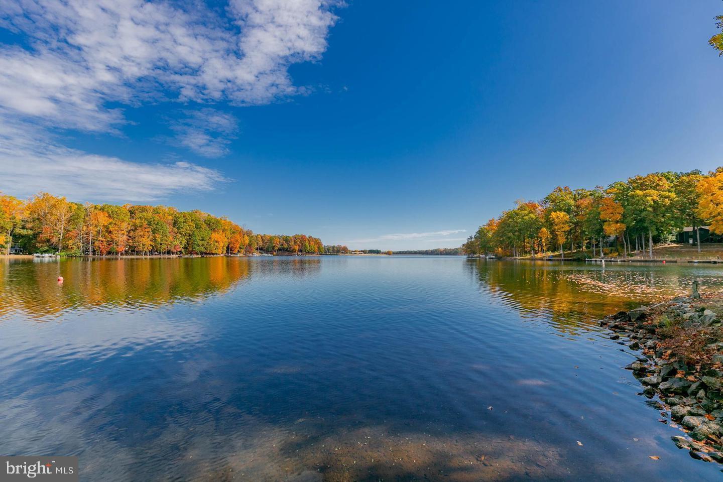 LAKE CAROLINE - Residential