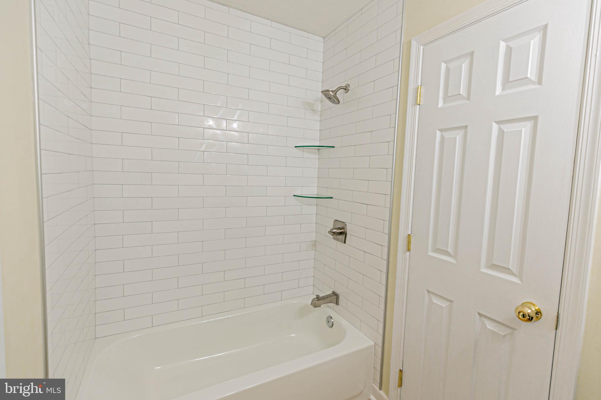 LAKE CAROLINE - Residential