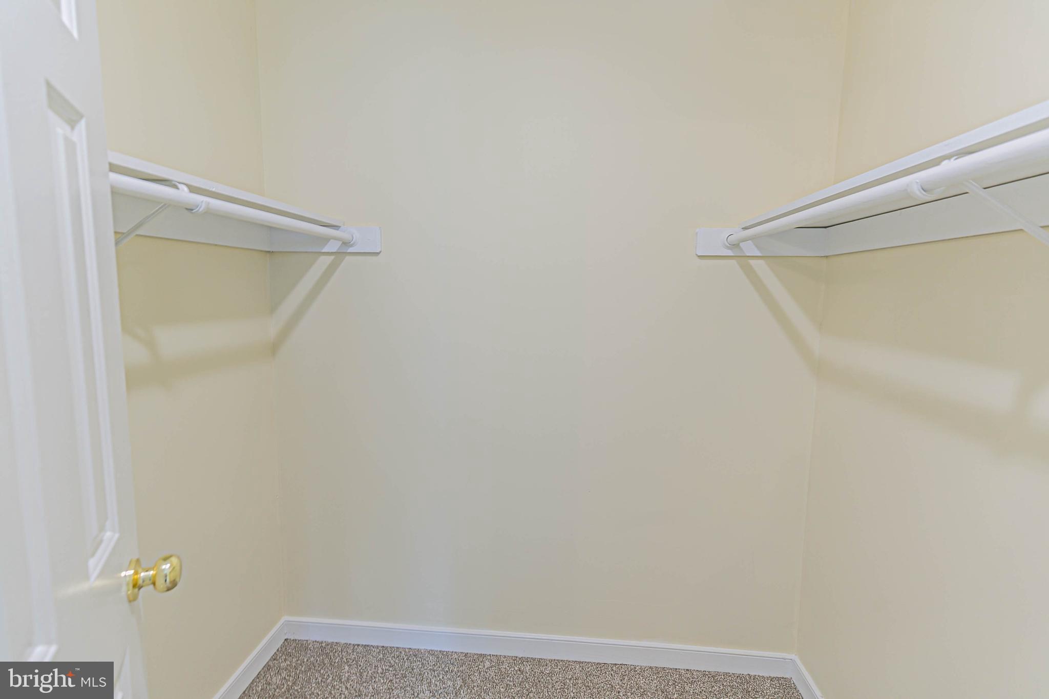 LAKE CAROLINE - Residential