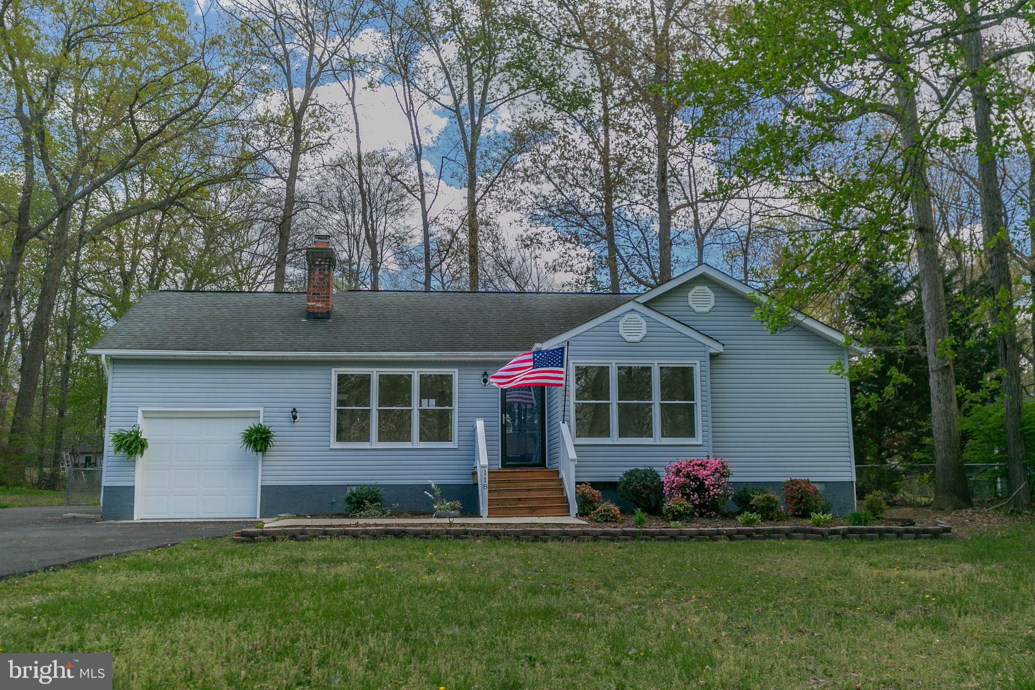 LAKE CAROLINE - Residential