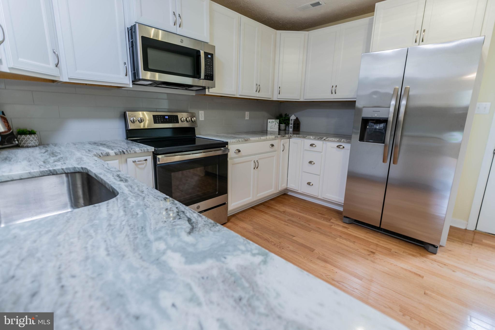 LAKE CAROLINE - Residential