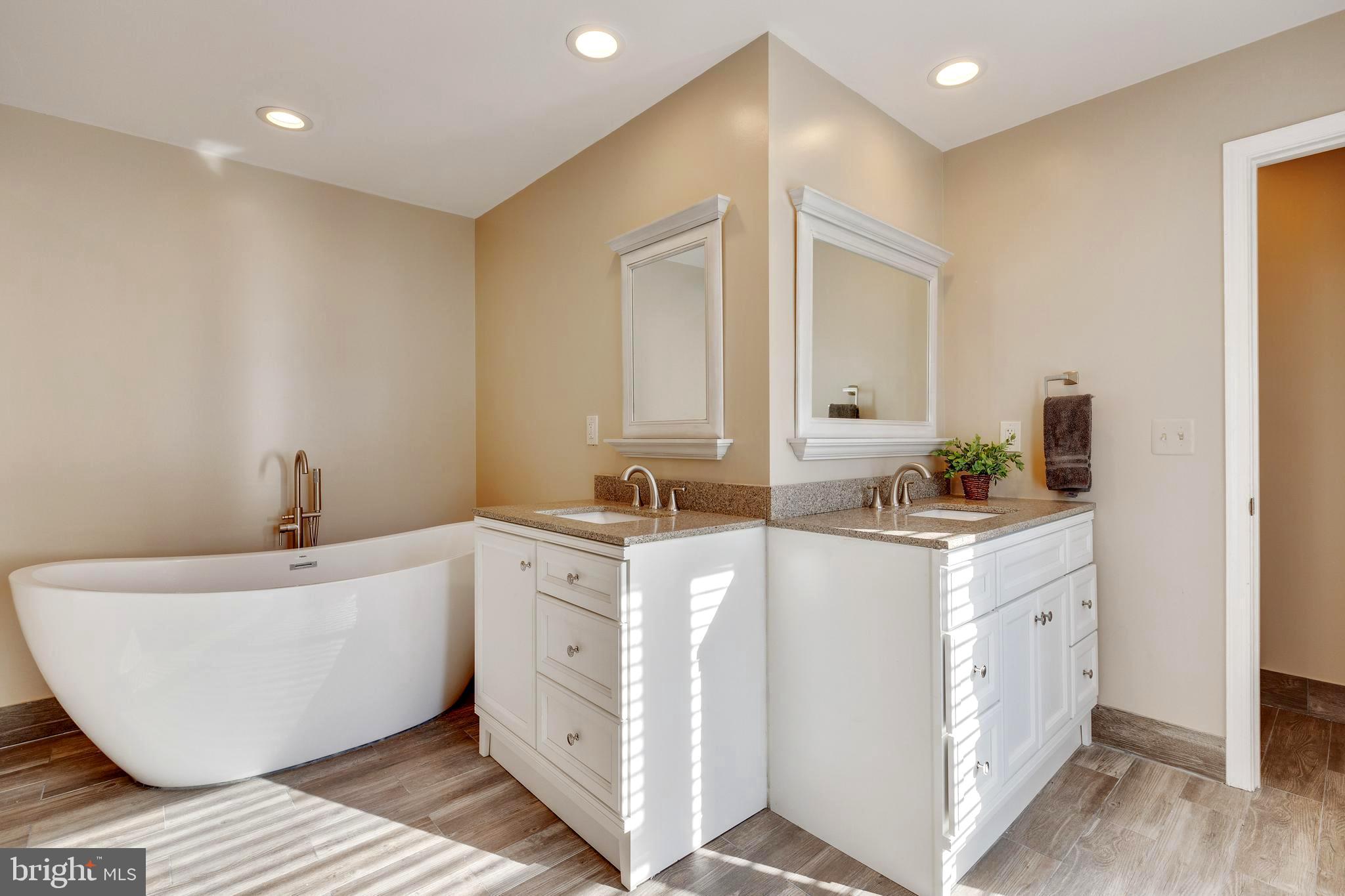 REDLAND KNOLLS - Residential