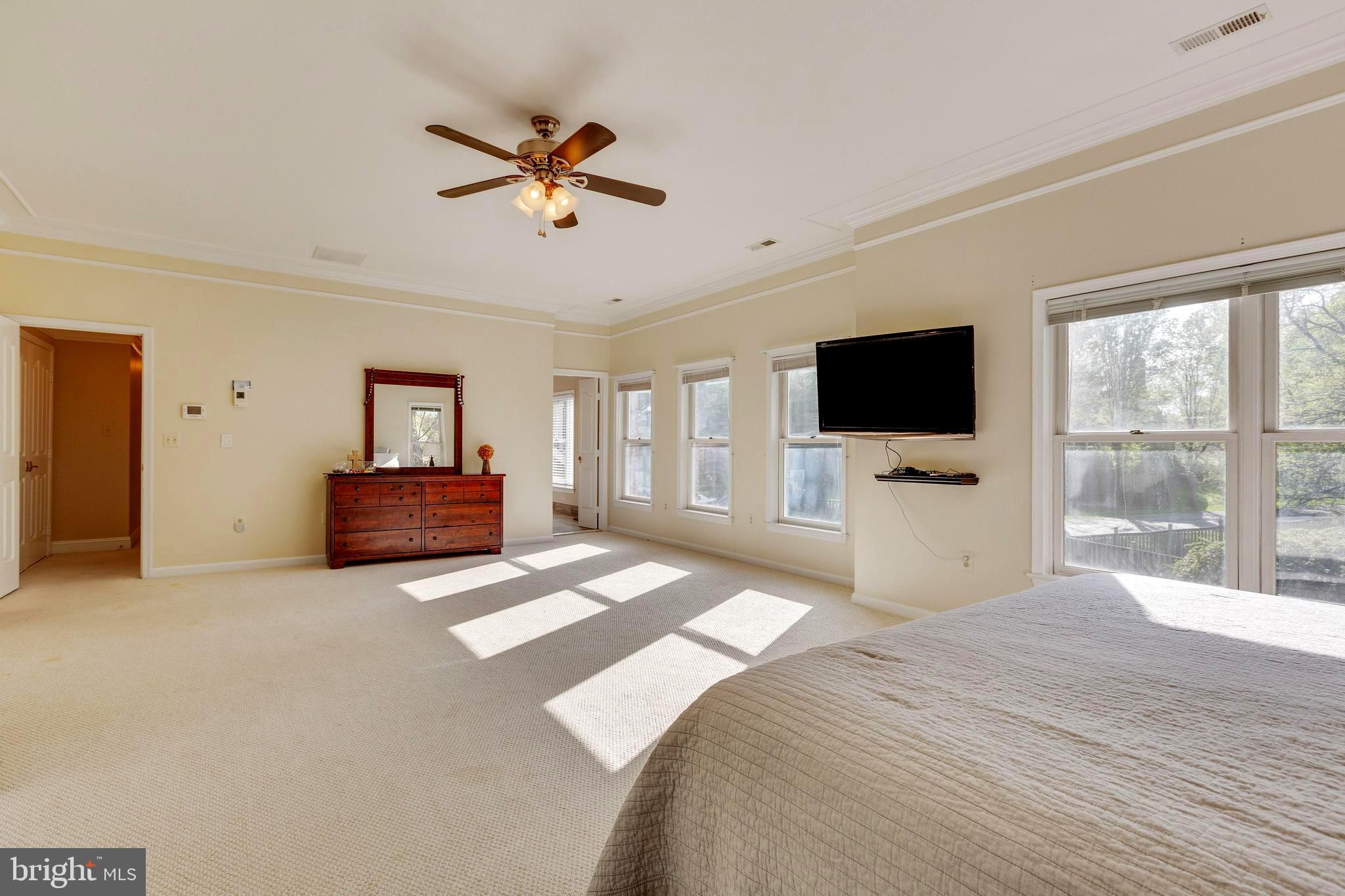 REDLAND KNOLLS - Residential