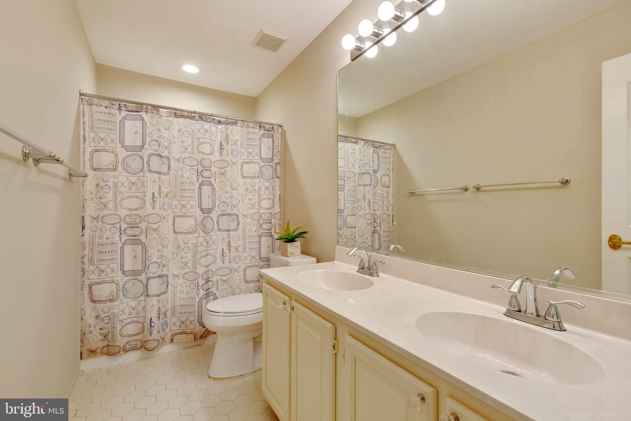 REDLAND KNOLLS - Residential