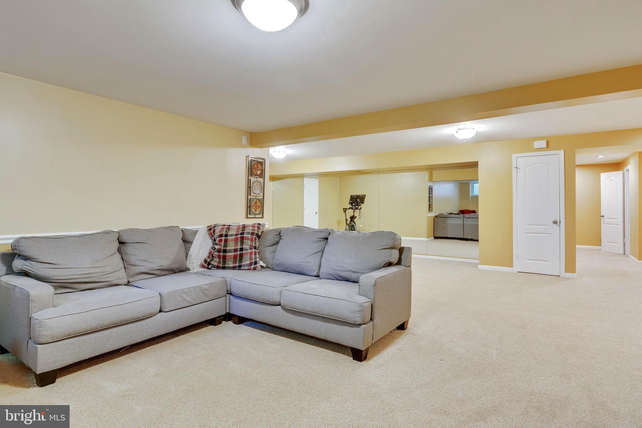 REDLAND KNOLLS - Residential