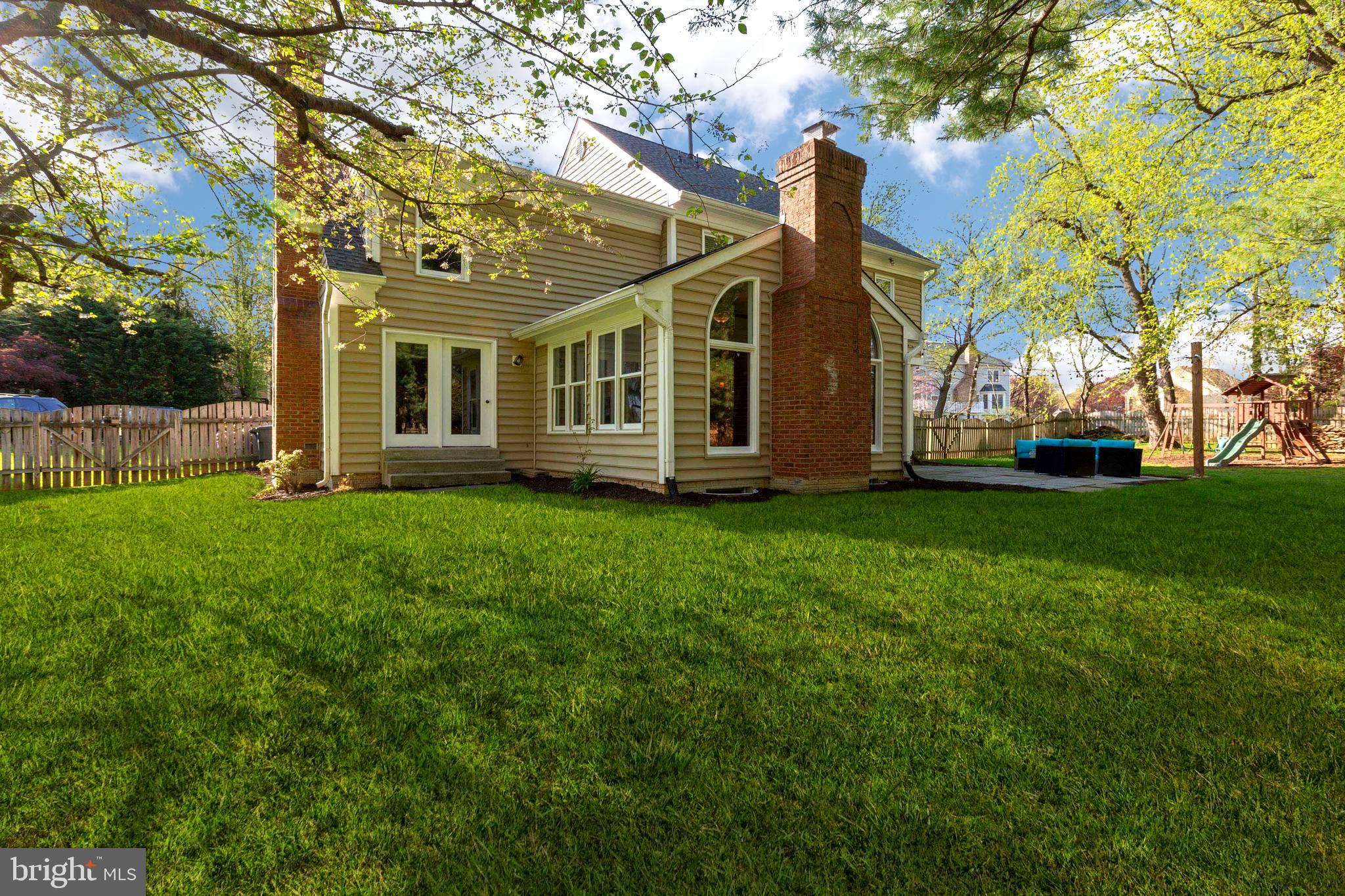 REDLAND KNOLLS - Residential