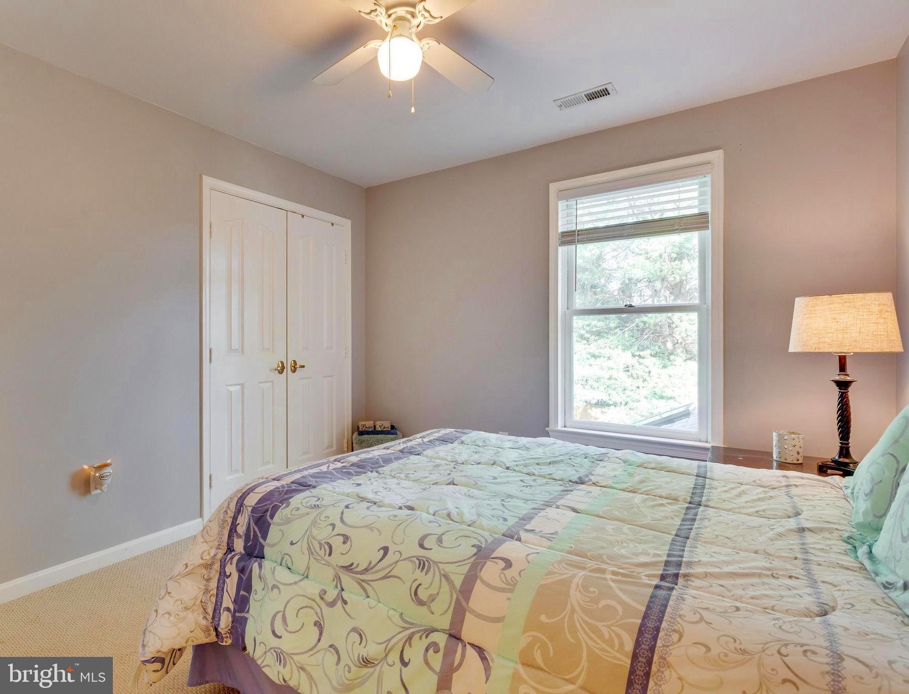 REDLAND KNOLLS - Residential