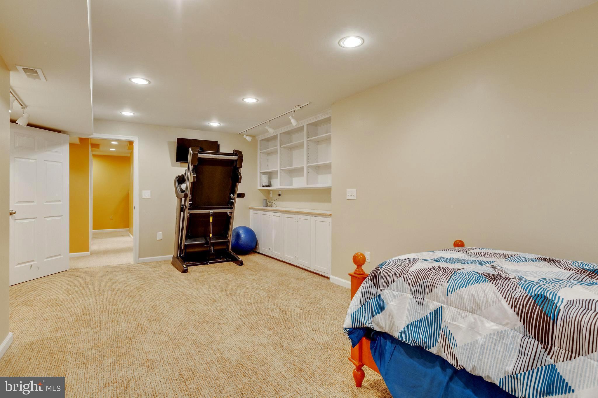 REDLAND KNOLLS - Residential