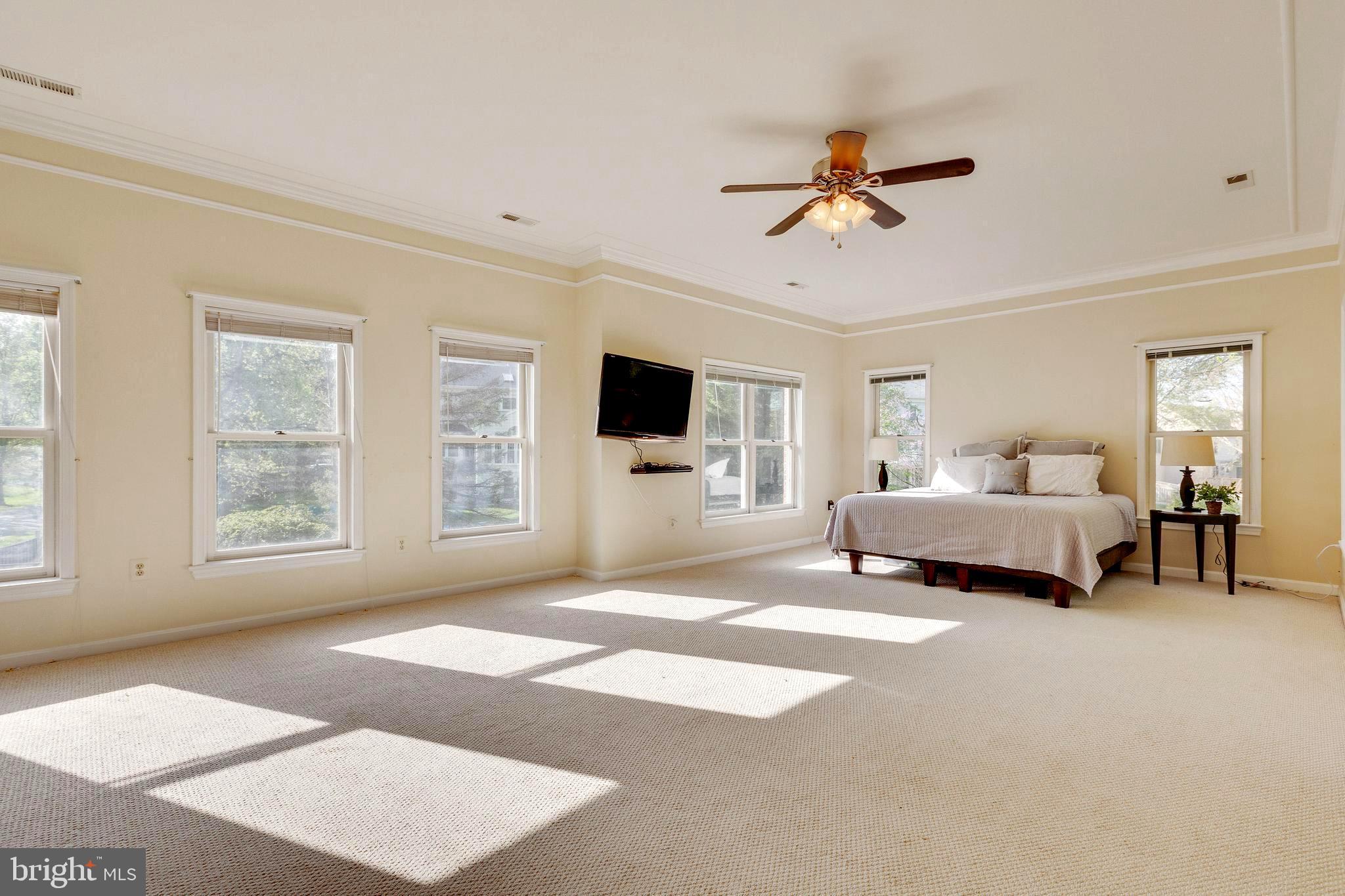 REDLAND KNOLLS - Residential