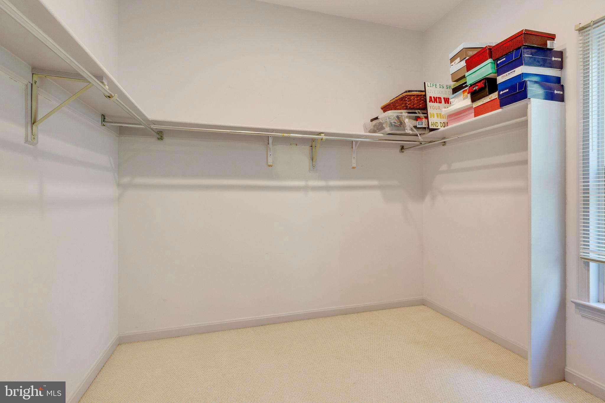 REDLAND KNOLLS - Residential