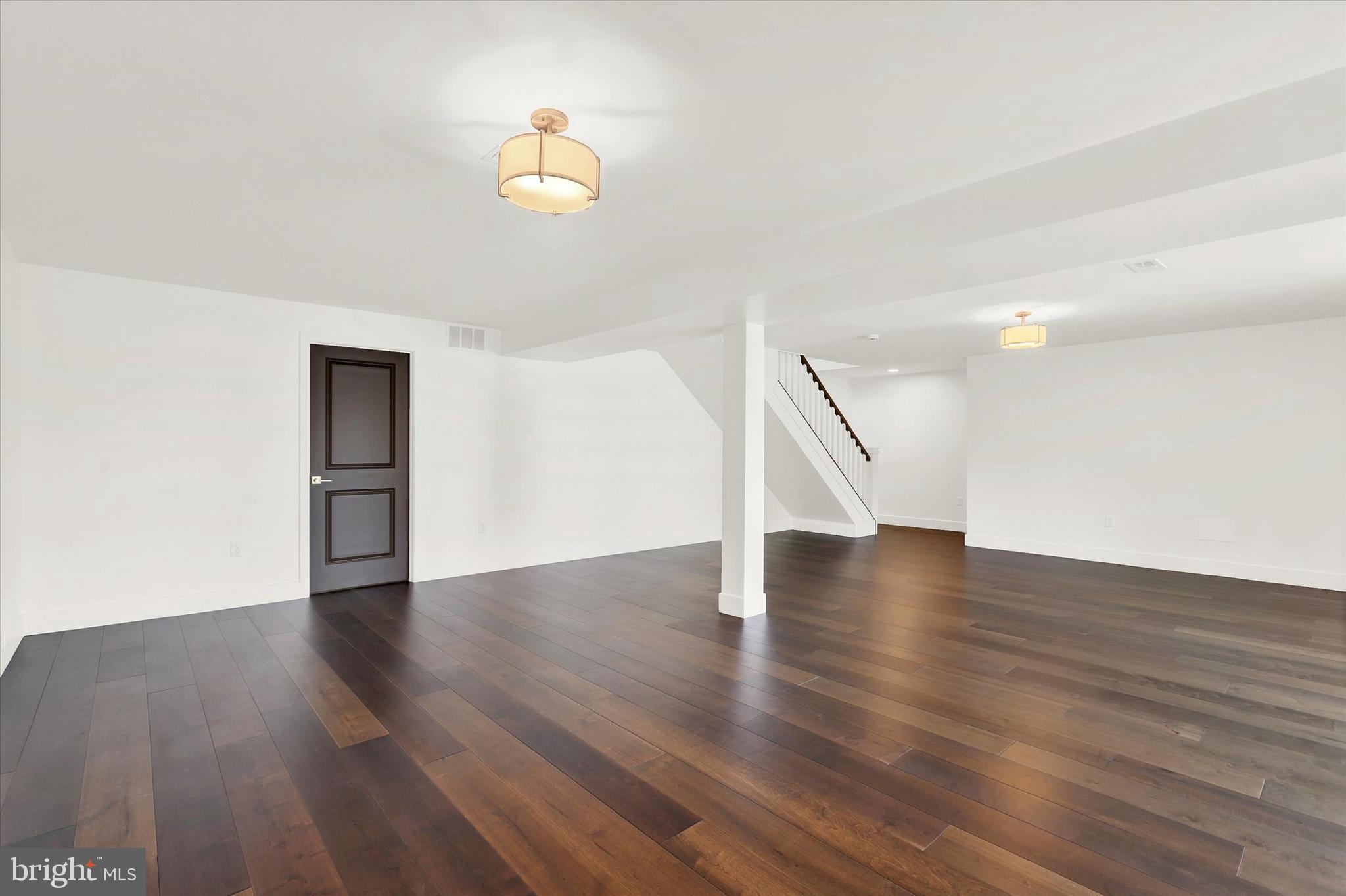 COUNTRY LANE - Residential