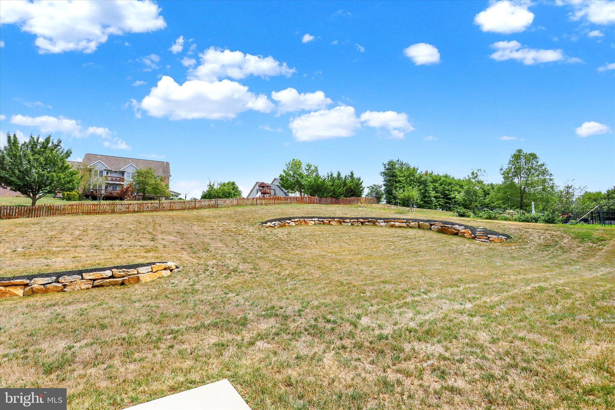 COUNTRY LANE - Residential