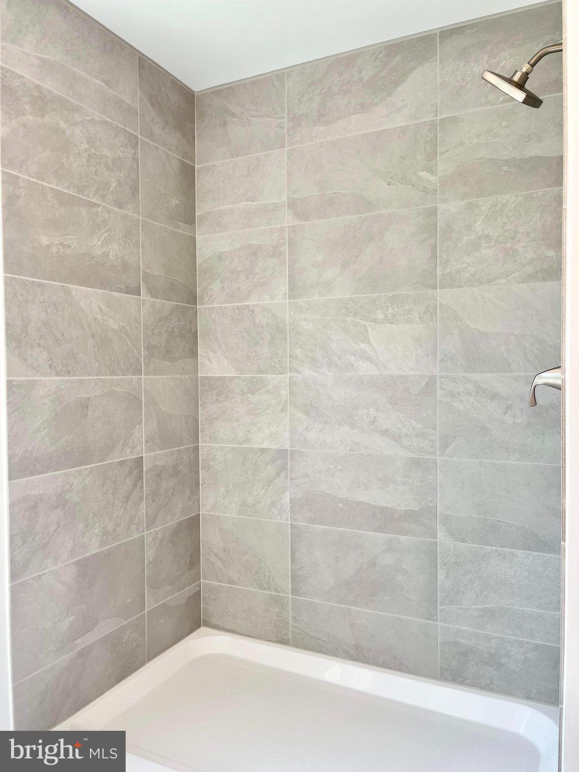 COUNTRY LANE - Residential