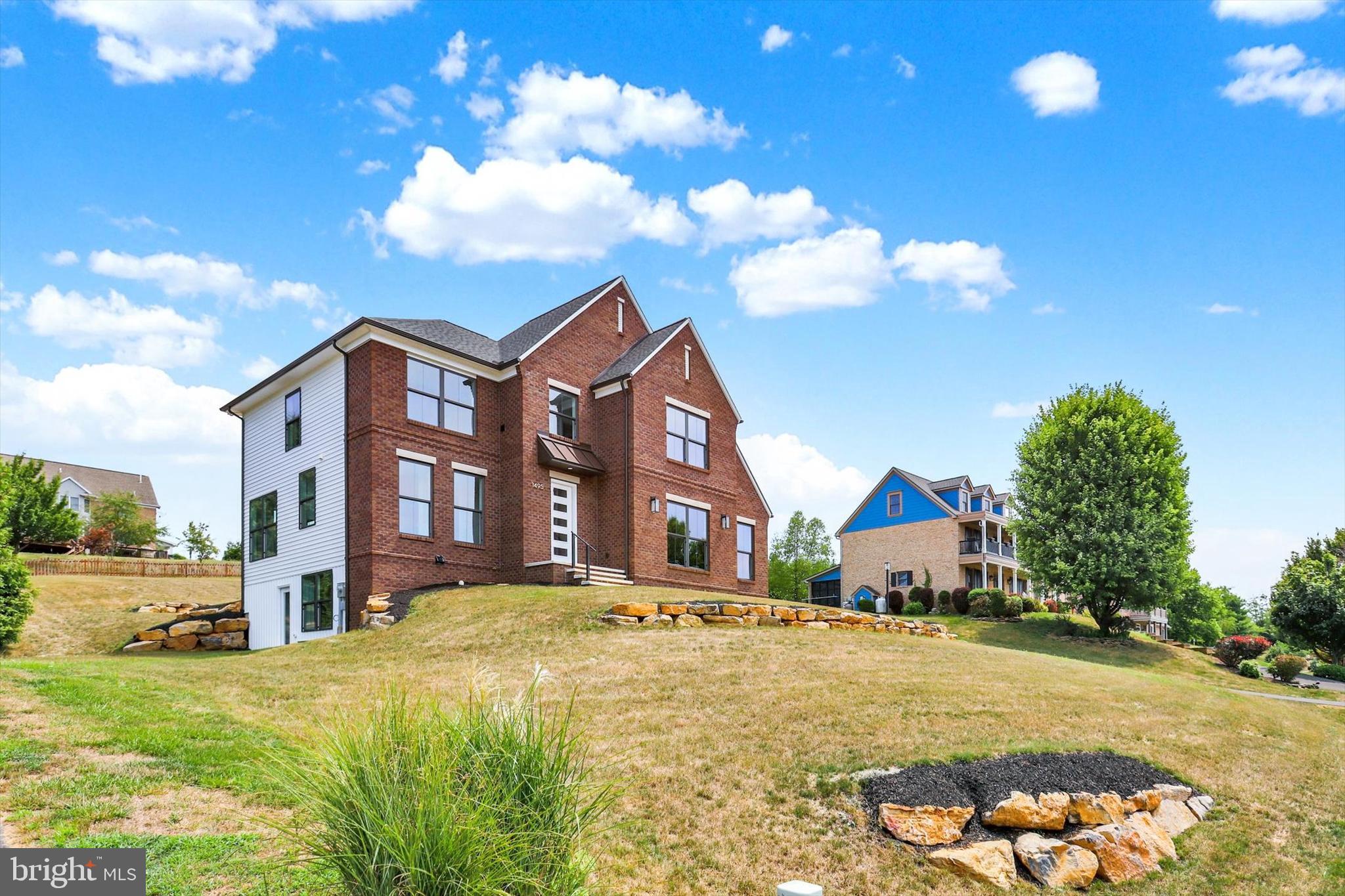 COUNTRY LANE - Residential