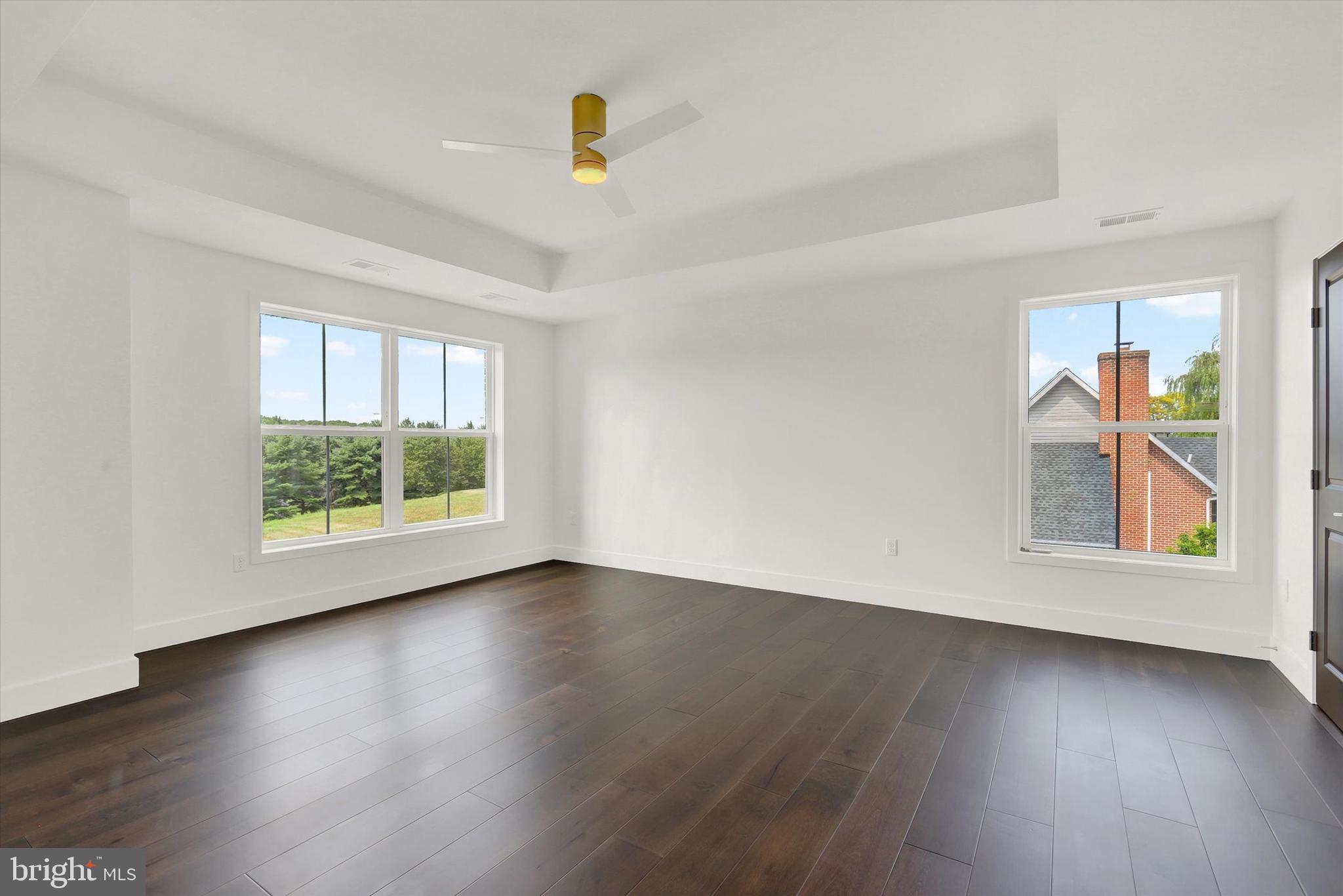 COUNTRY LANE - Residential