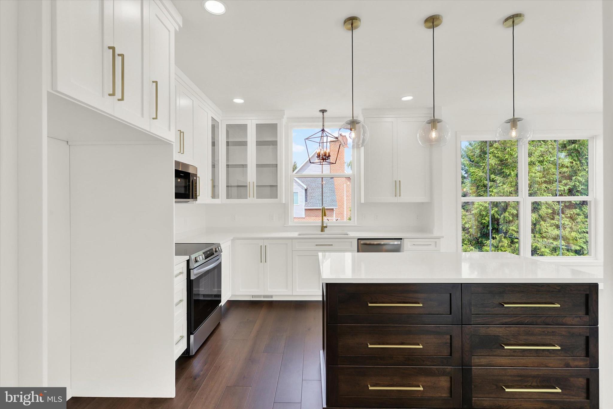 COUNTRY LANE - Residential