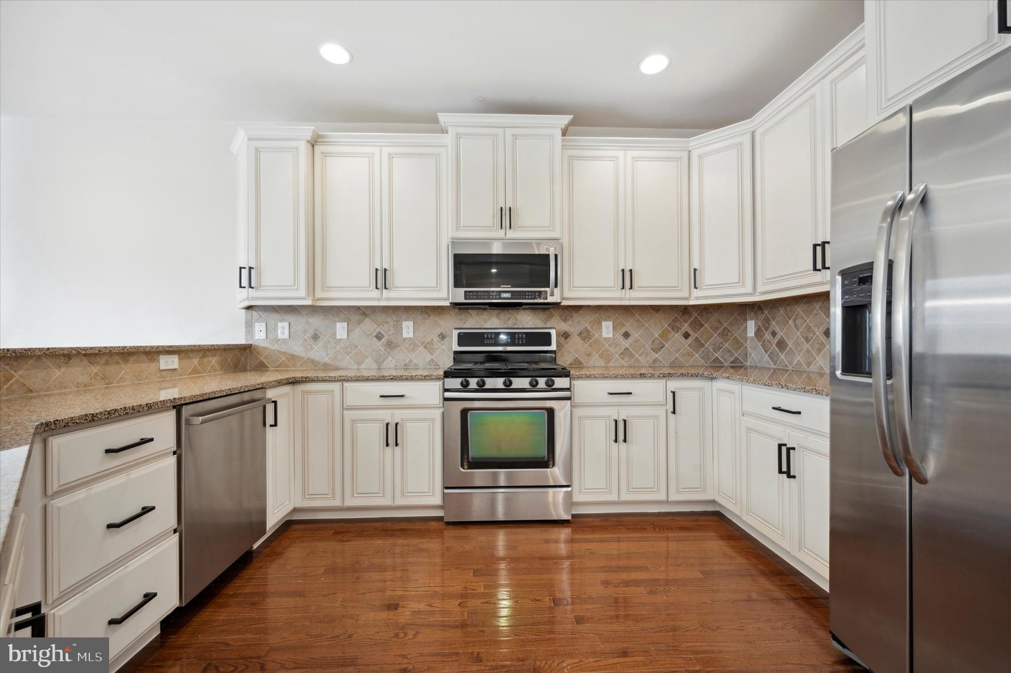 ST JAMES COURT - Residential