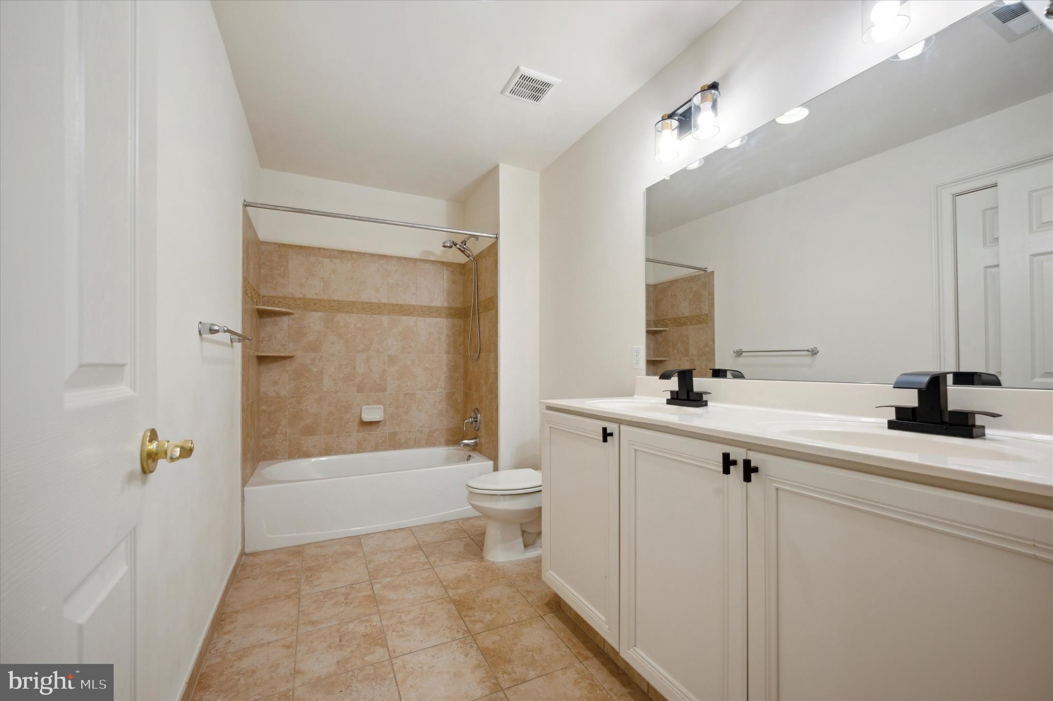 ST JAMES COURT - Residential