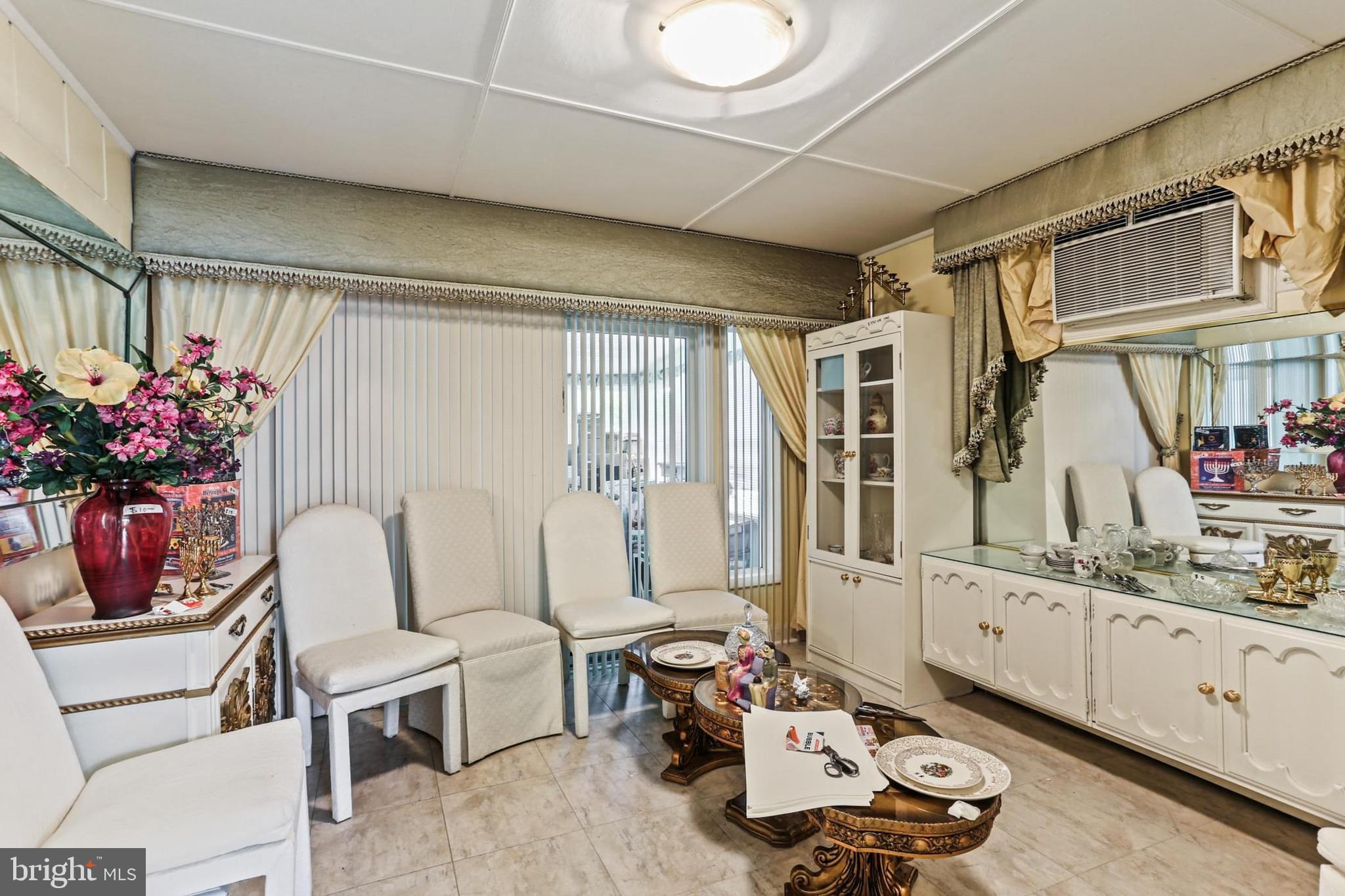 DUMBARTON MEADOWS - Residential