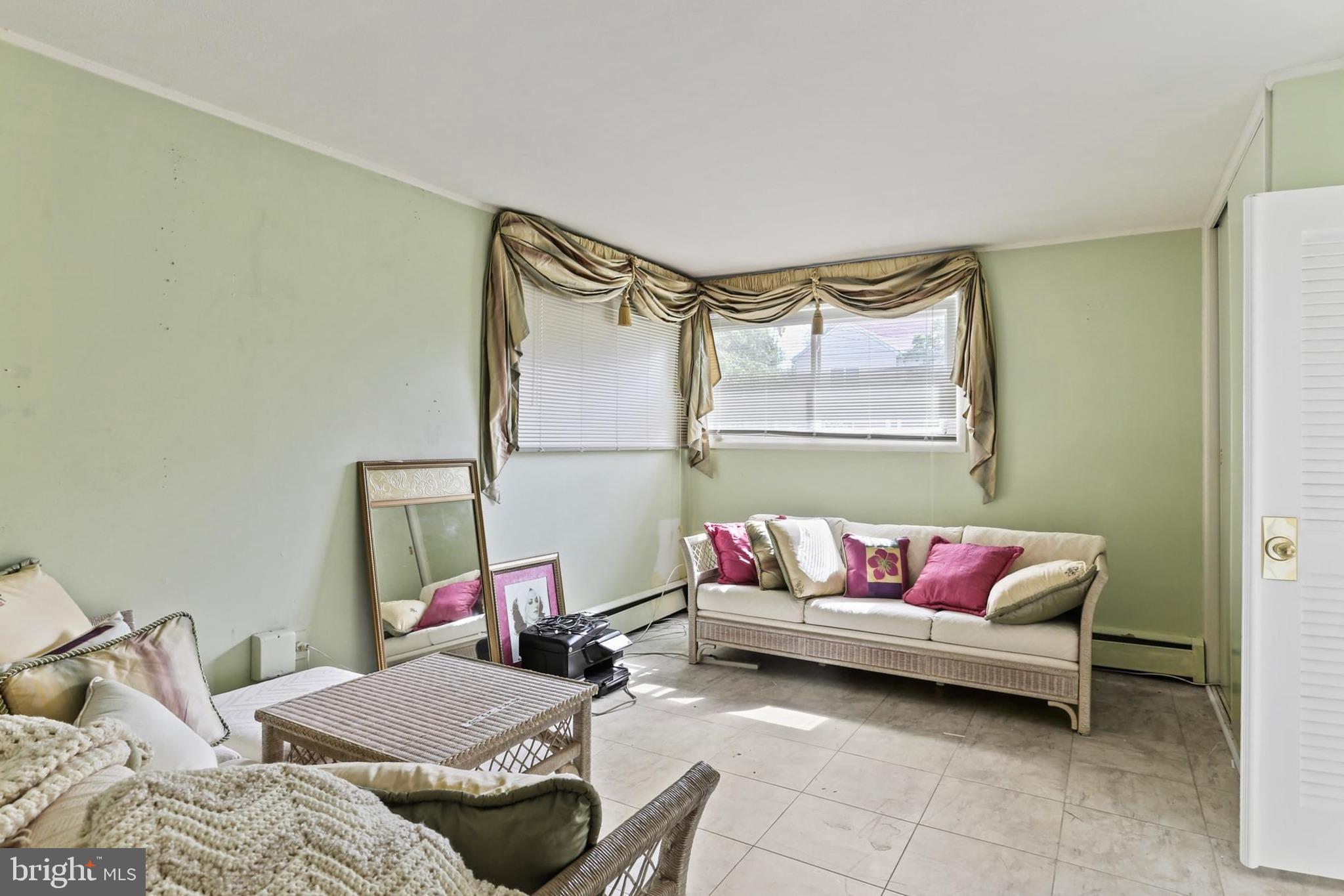 DUMBARTON MEADOWS - Residential