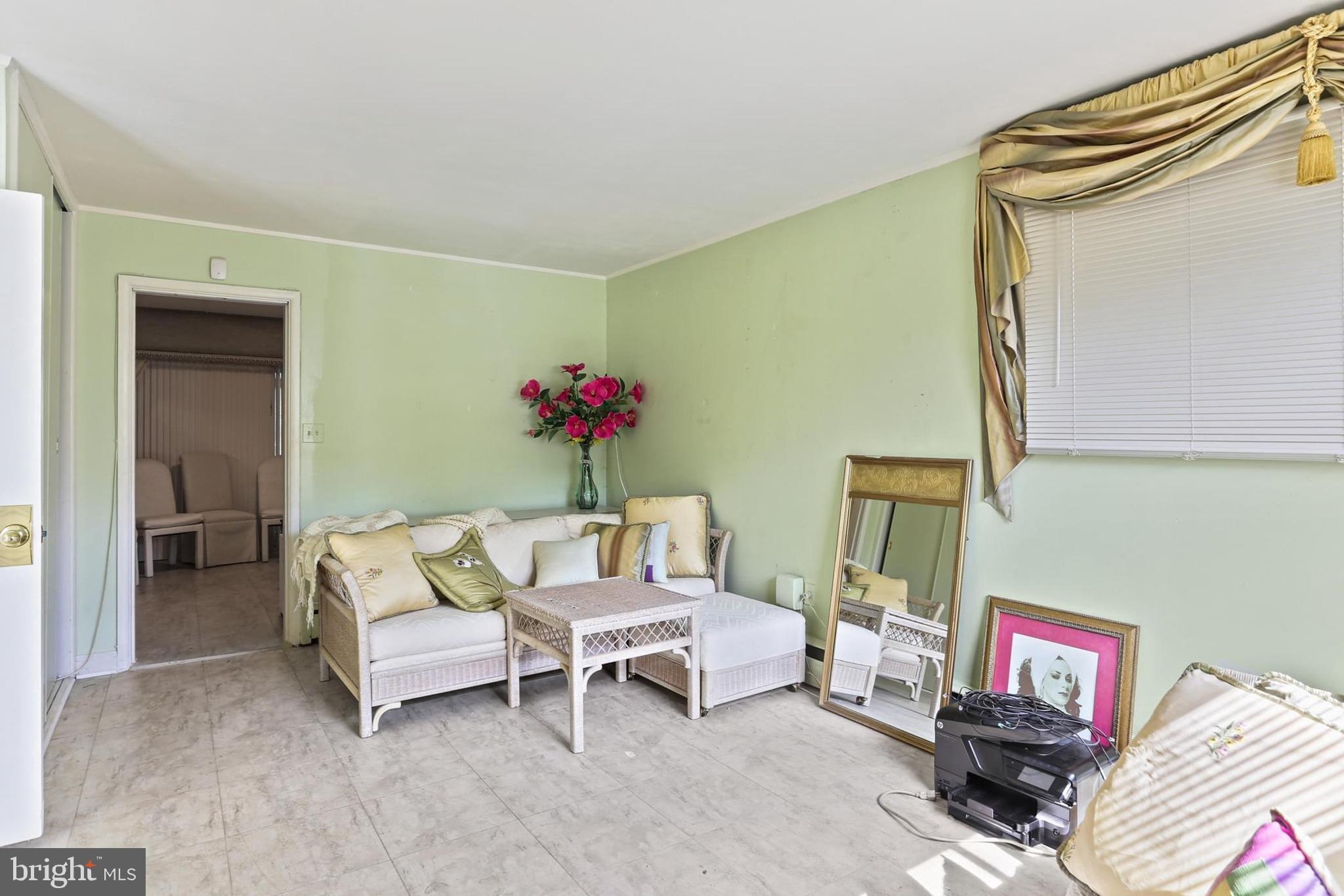 DUMBARTON MEADOWS - Residential