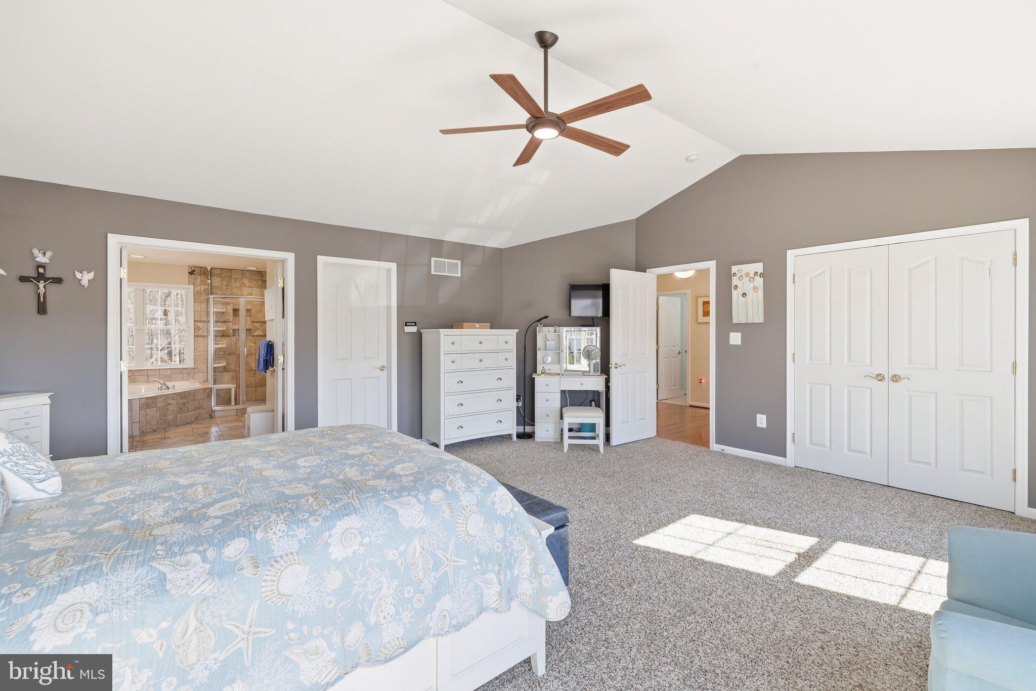 SEVEN TRAILS - Residential