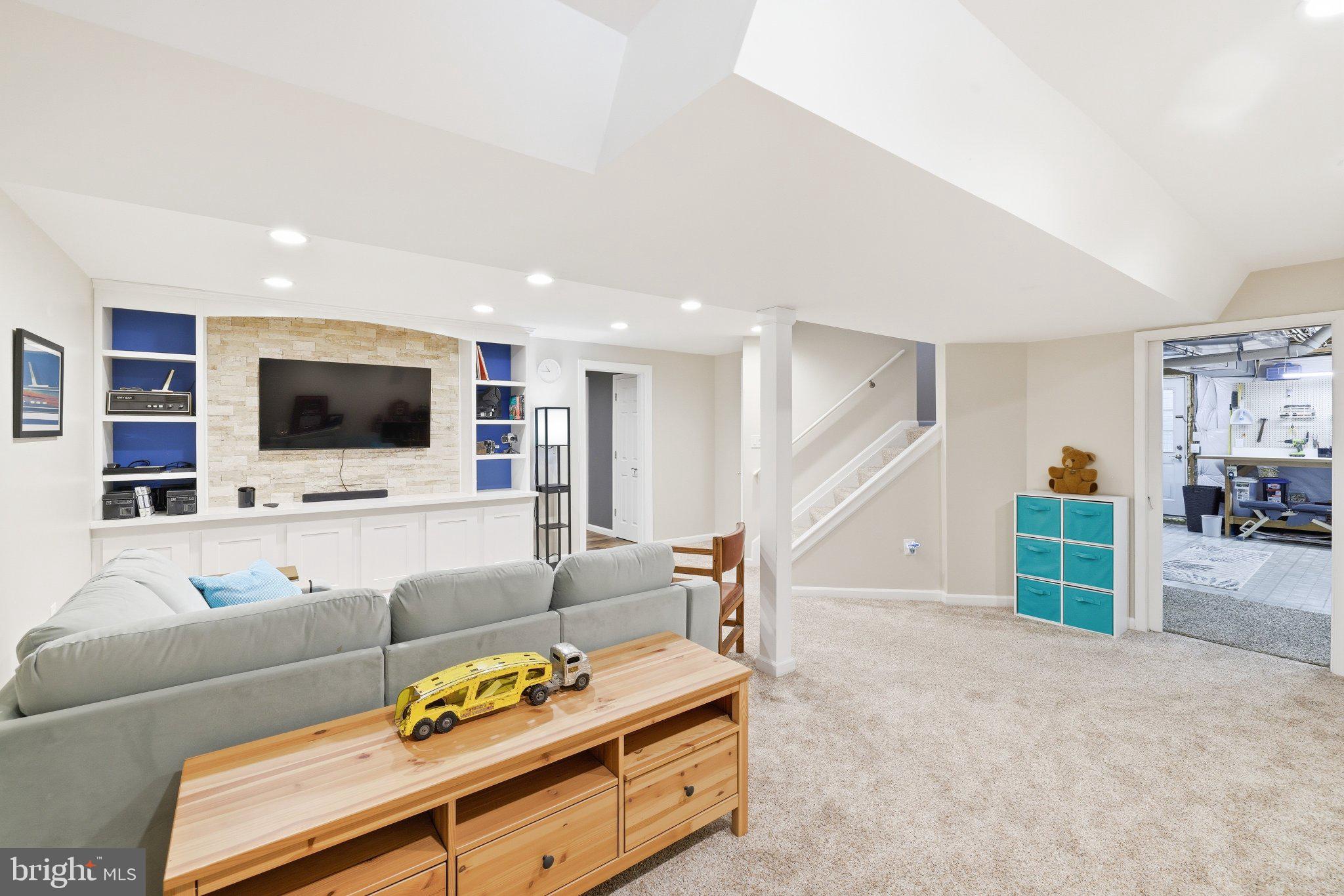 SEVEN TRAILS - Residential