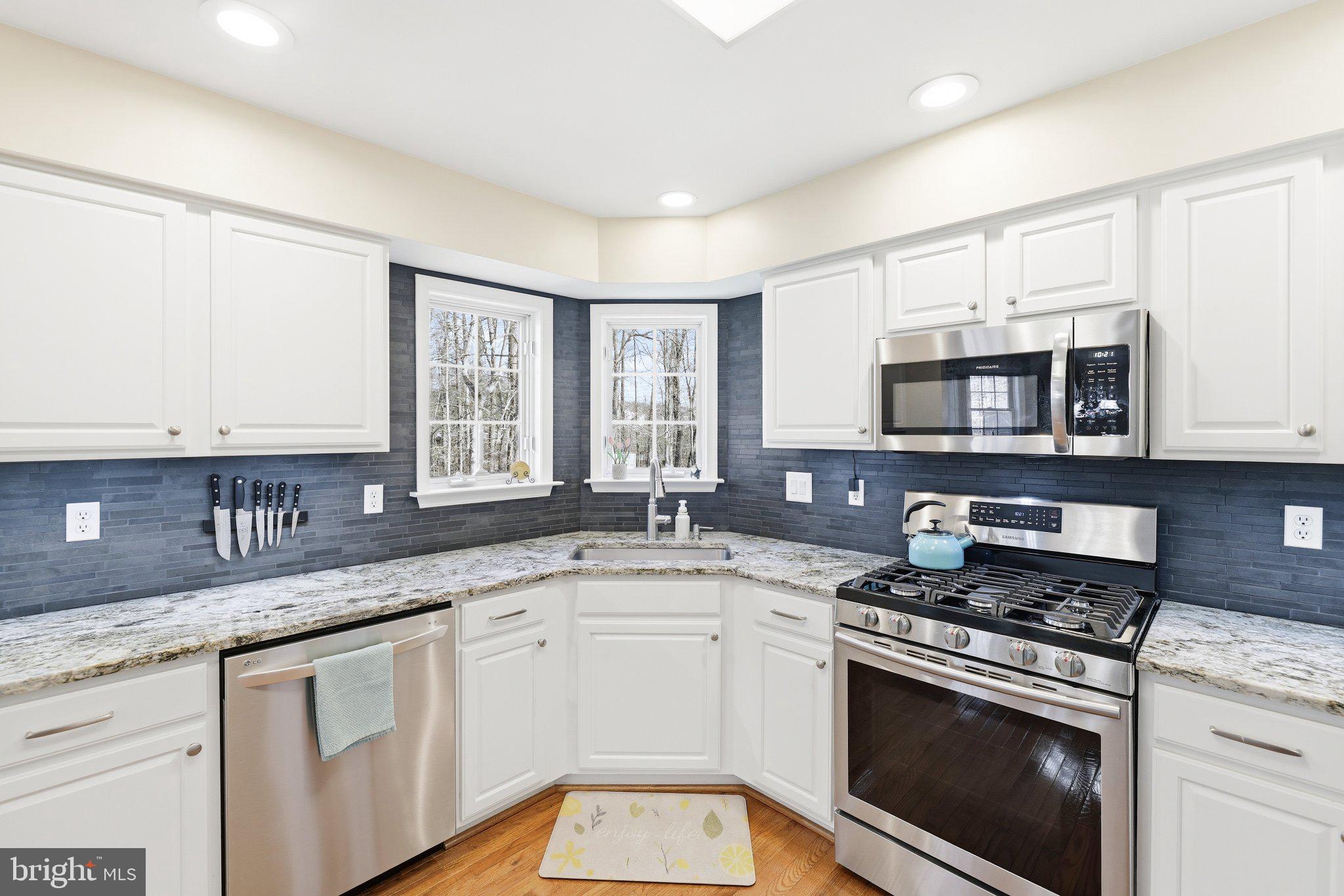 SEVEN TRAILS - Residential