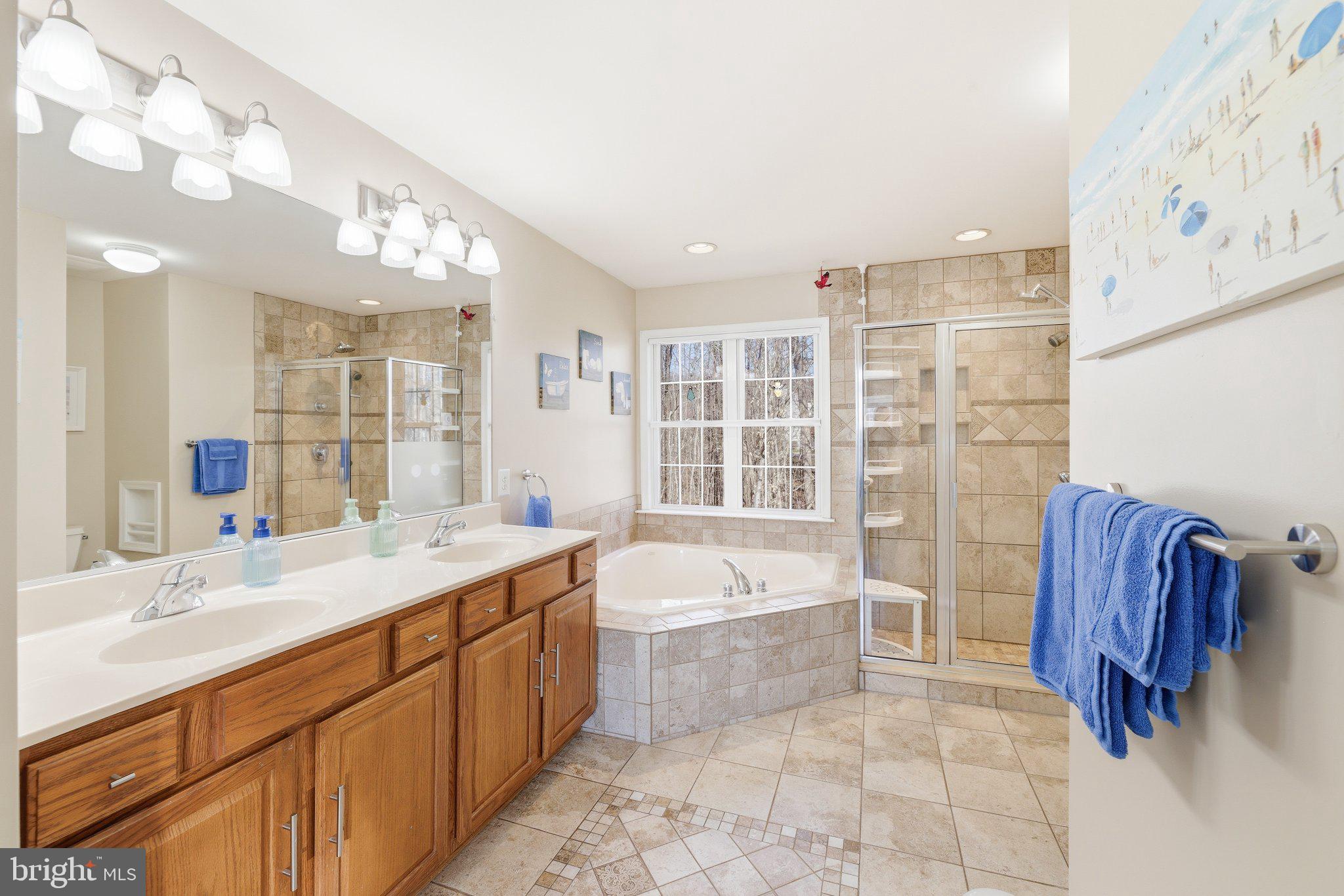 SEVEN TRAILS - Residential