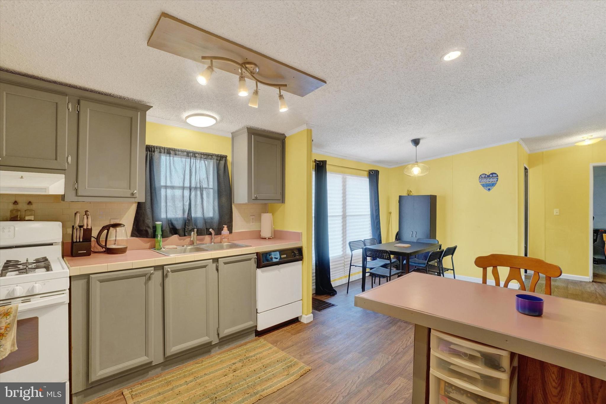 TALL OAK ESTATES - Residential