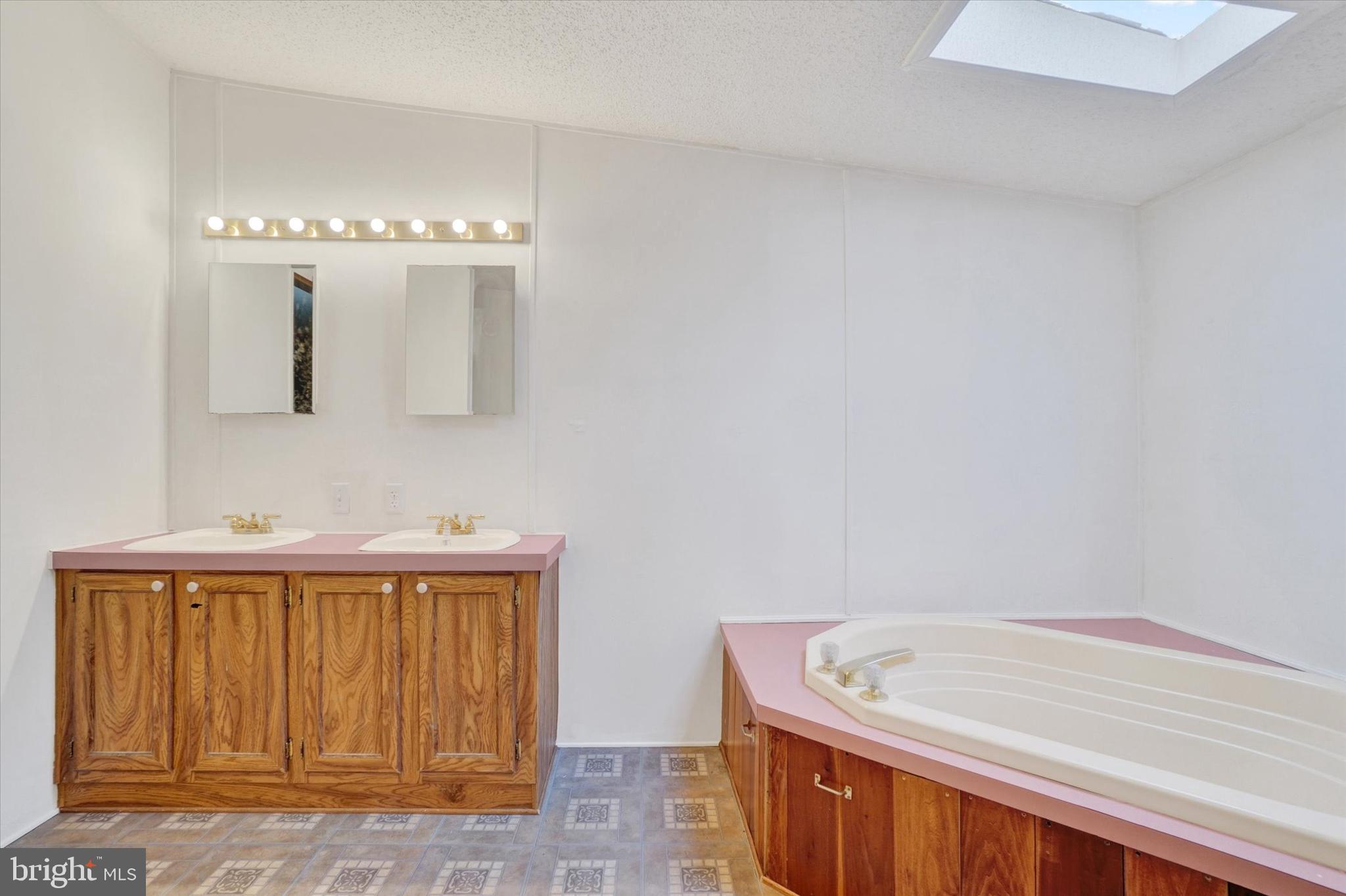 TALL OAK ESTATES - Residential