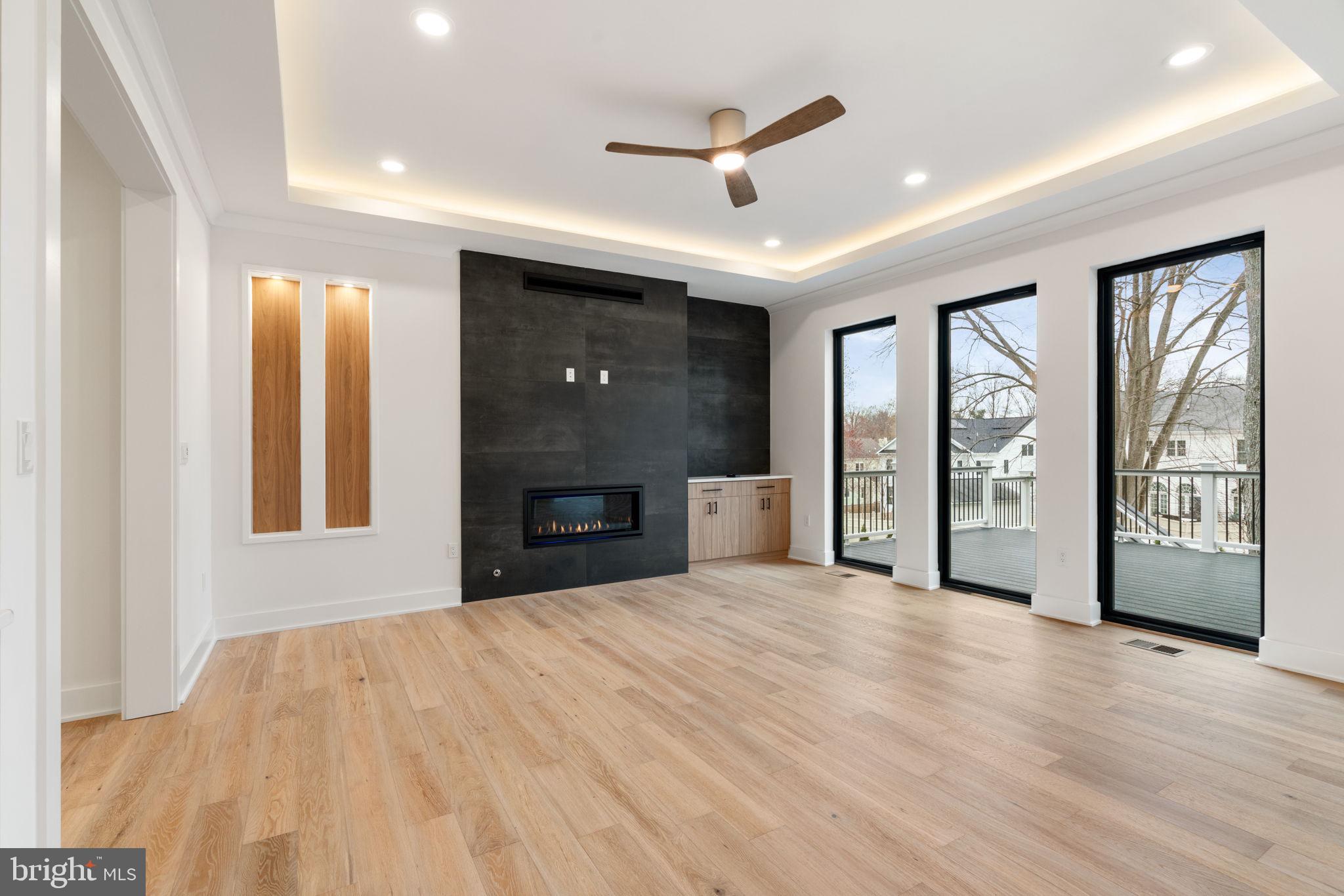 VIENNA WOODS - Residential