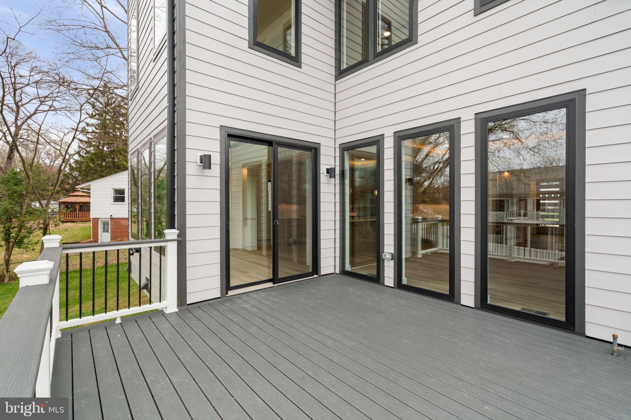 VIENNA WOODS - Residential