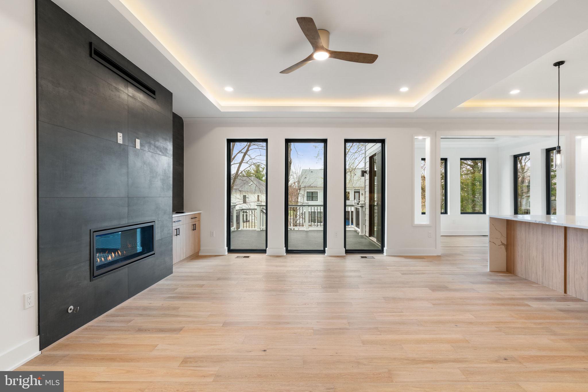 VIENNA WOODS - Residential