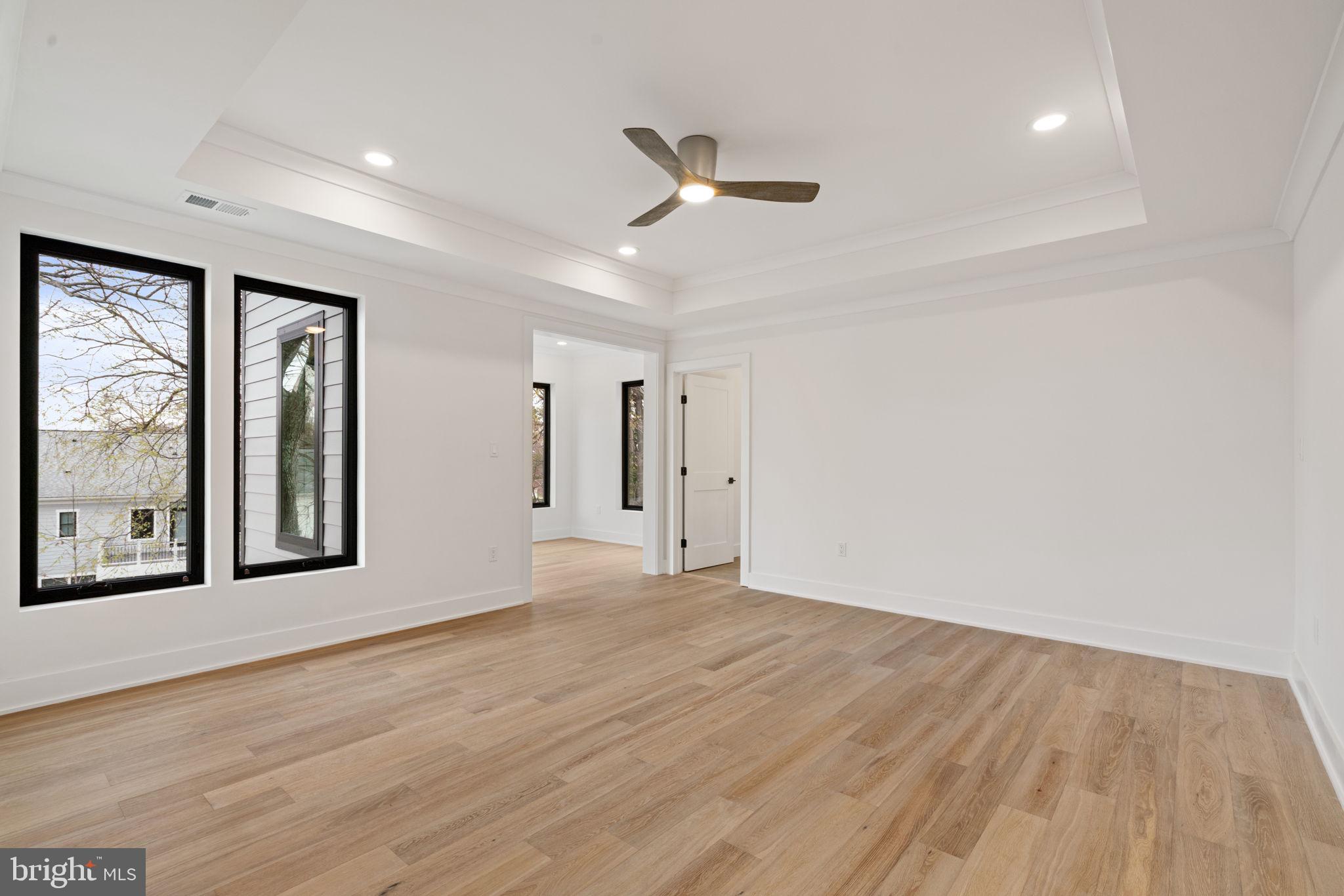 VIENNA WOODS - Residential