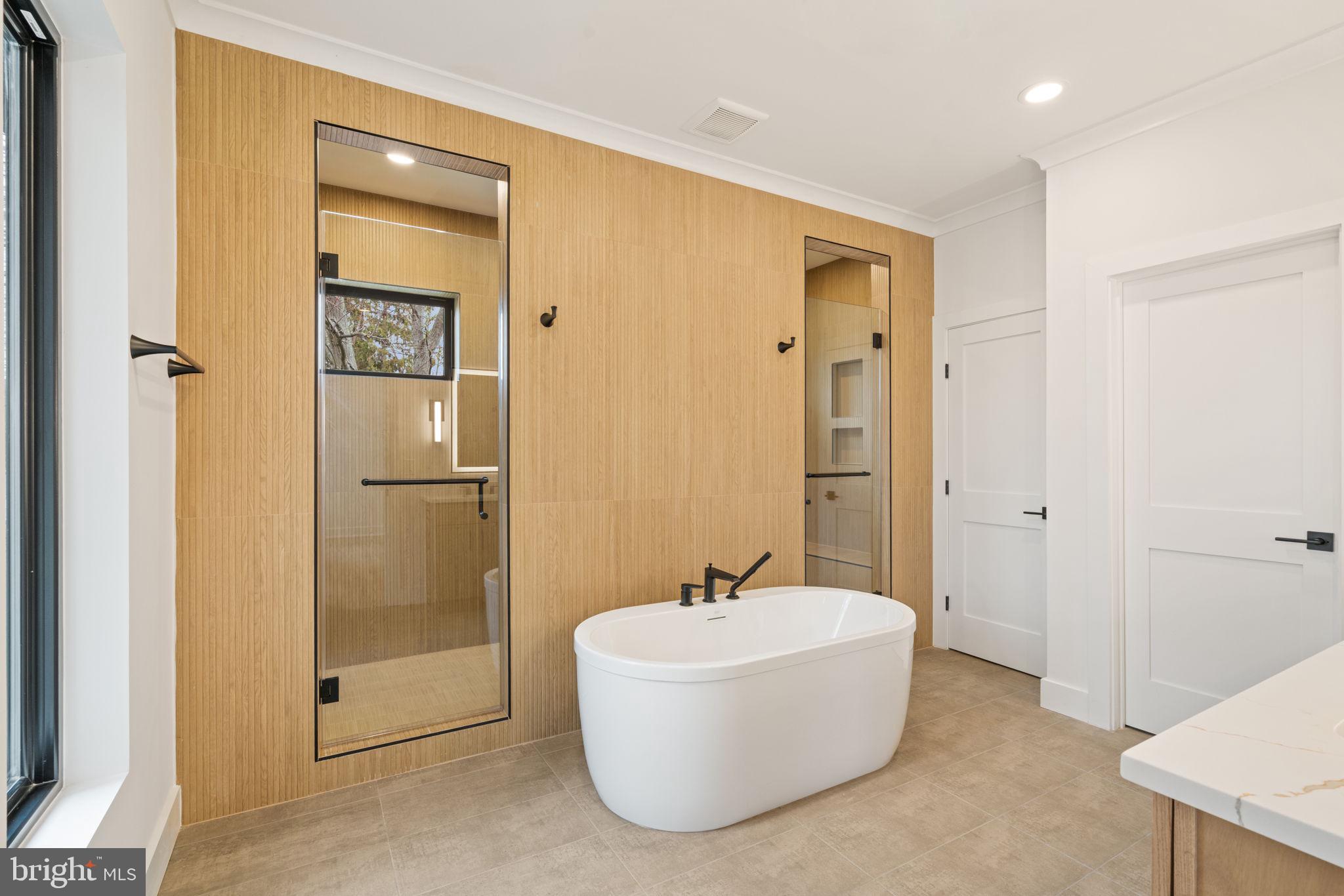 VIENNA WOODS - Residential