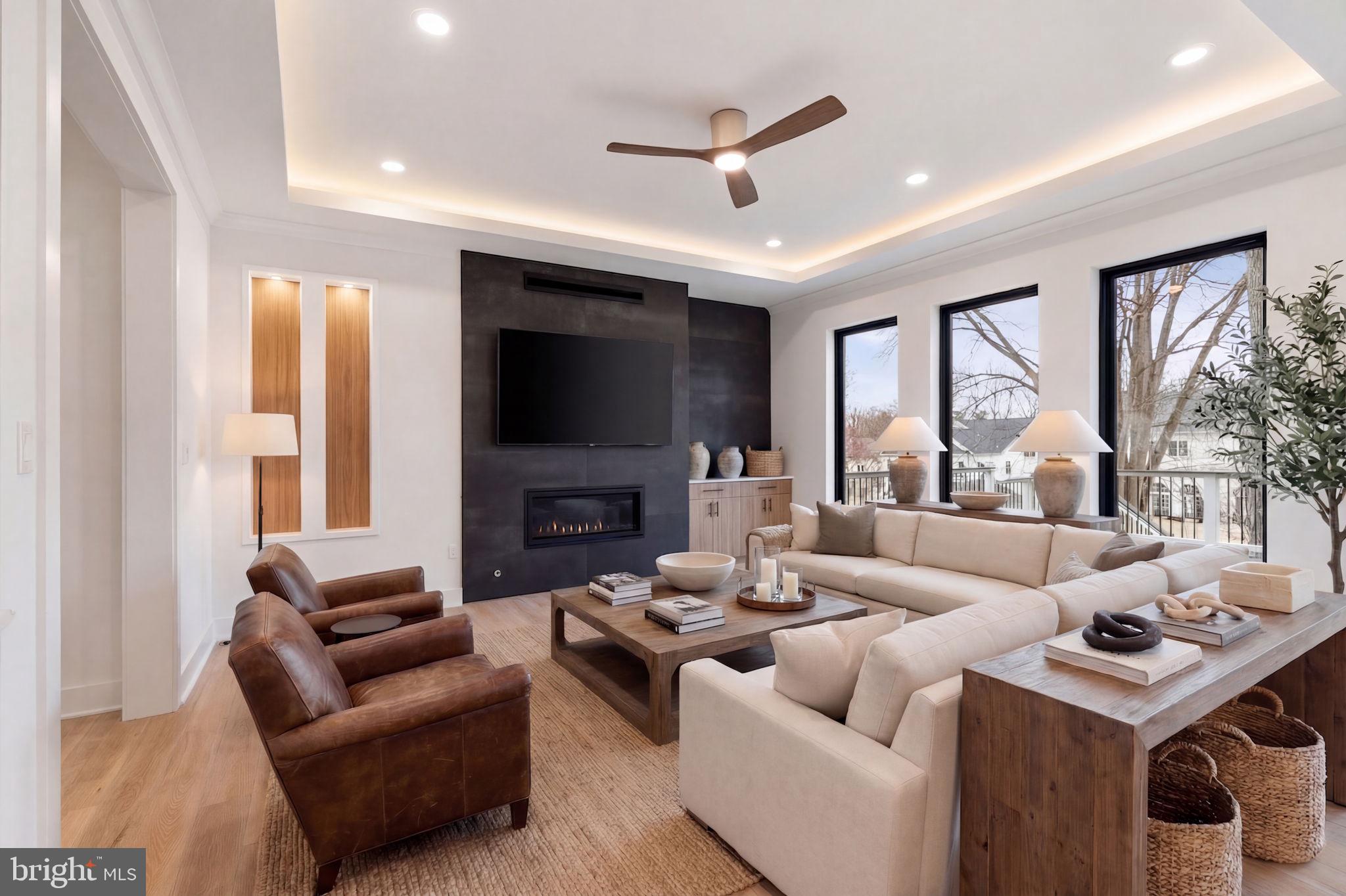 VIENNA WOODS - Residential