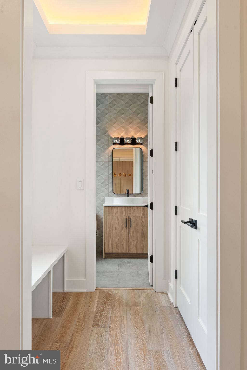 VIENNA WOODS - Residential