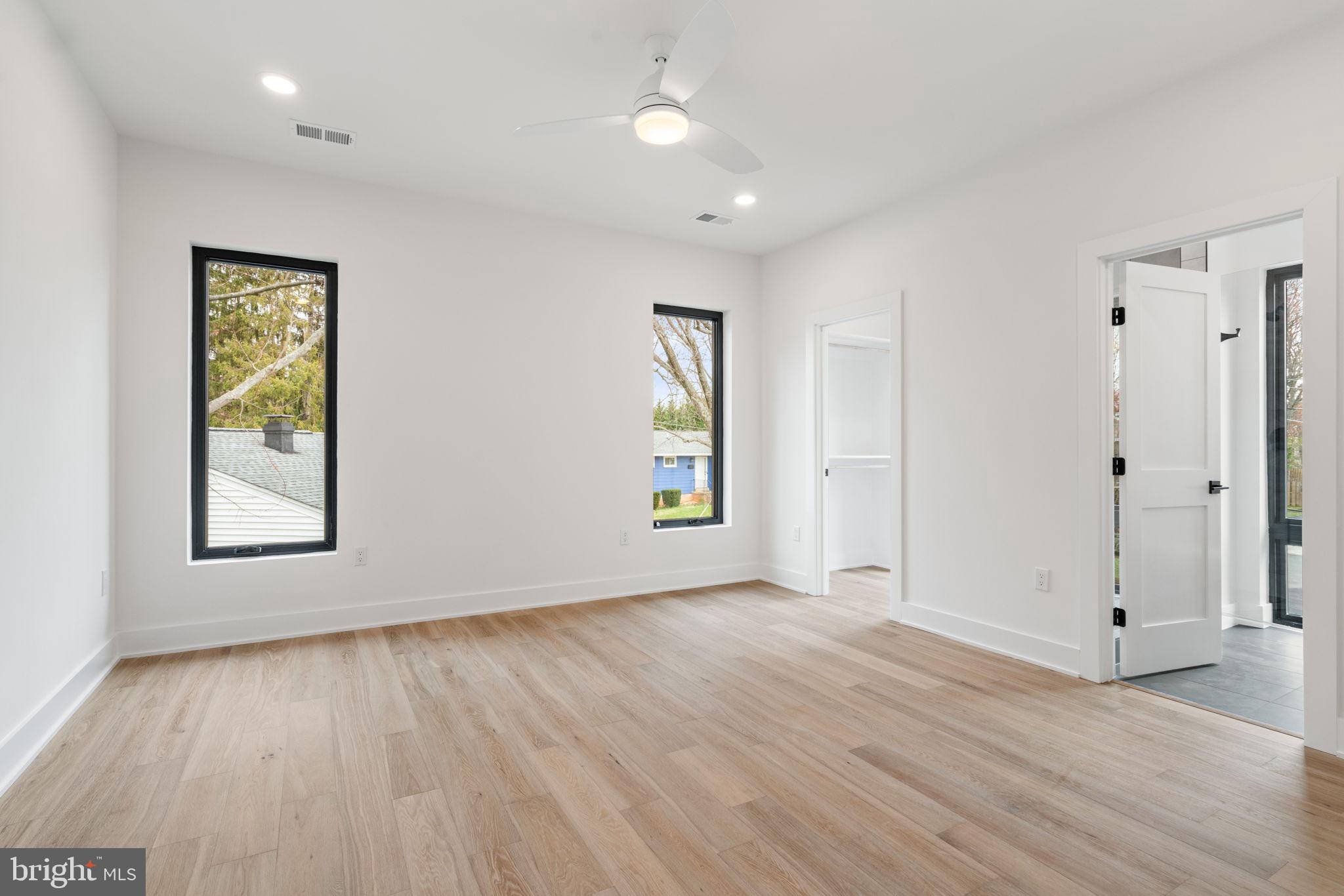 VIENNA WOODS - Residential