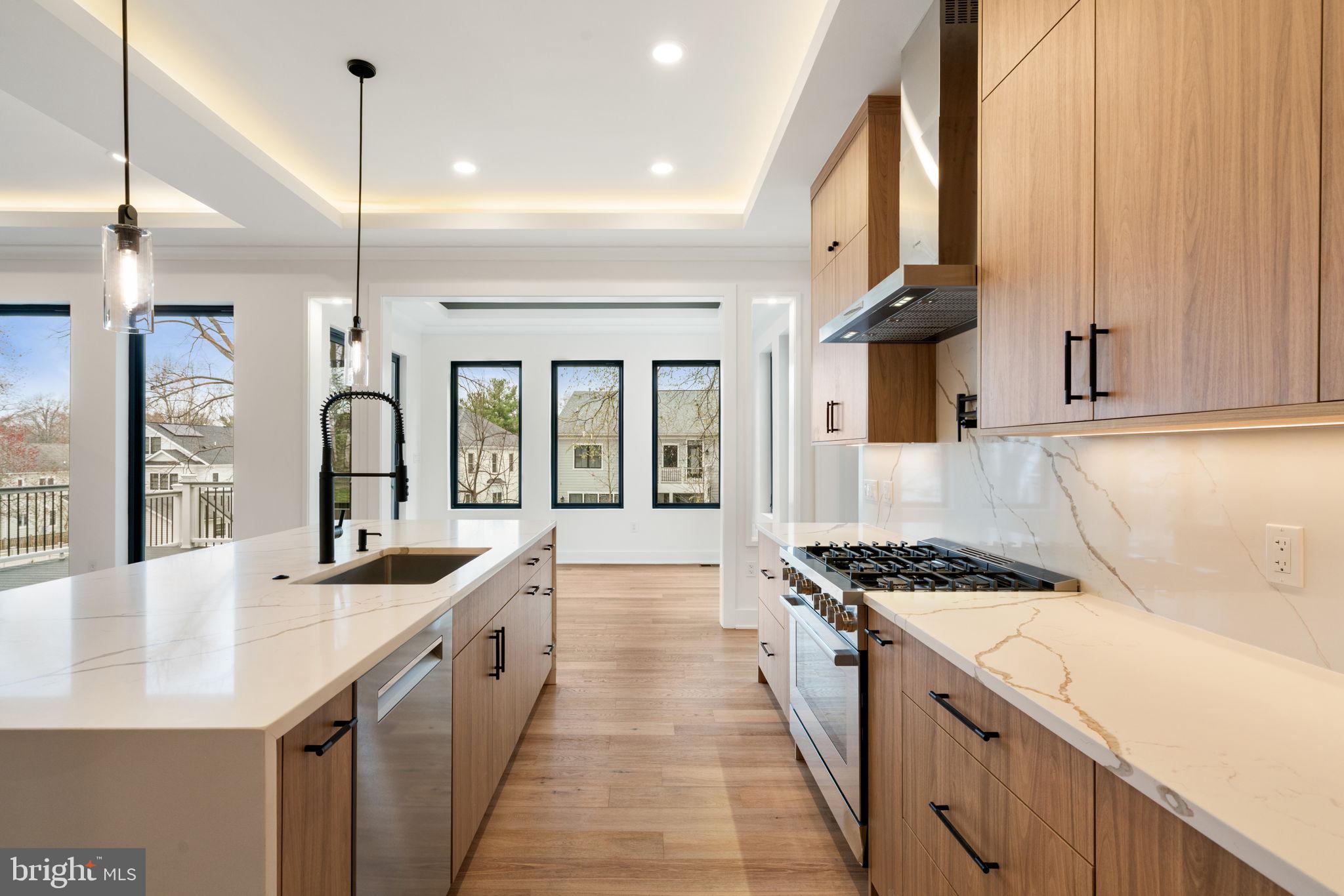 VIENNA WOODS - Residential