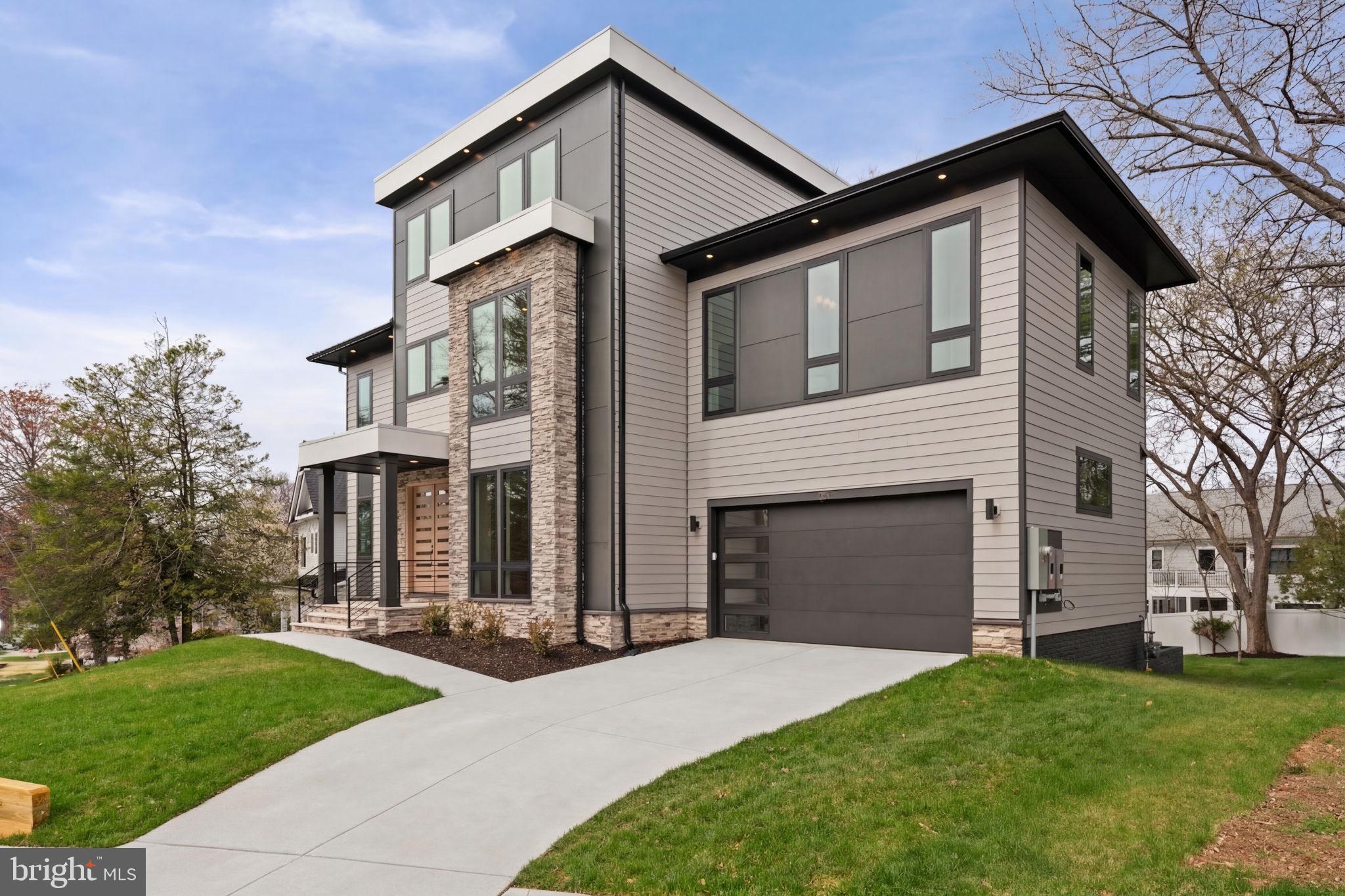 VIENNA WOODS - Residential