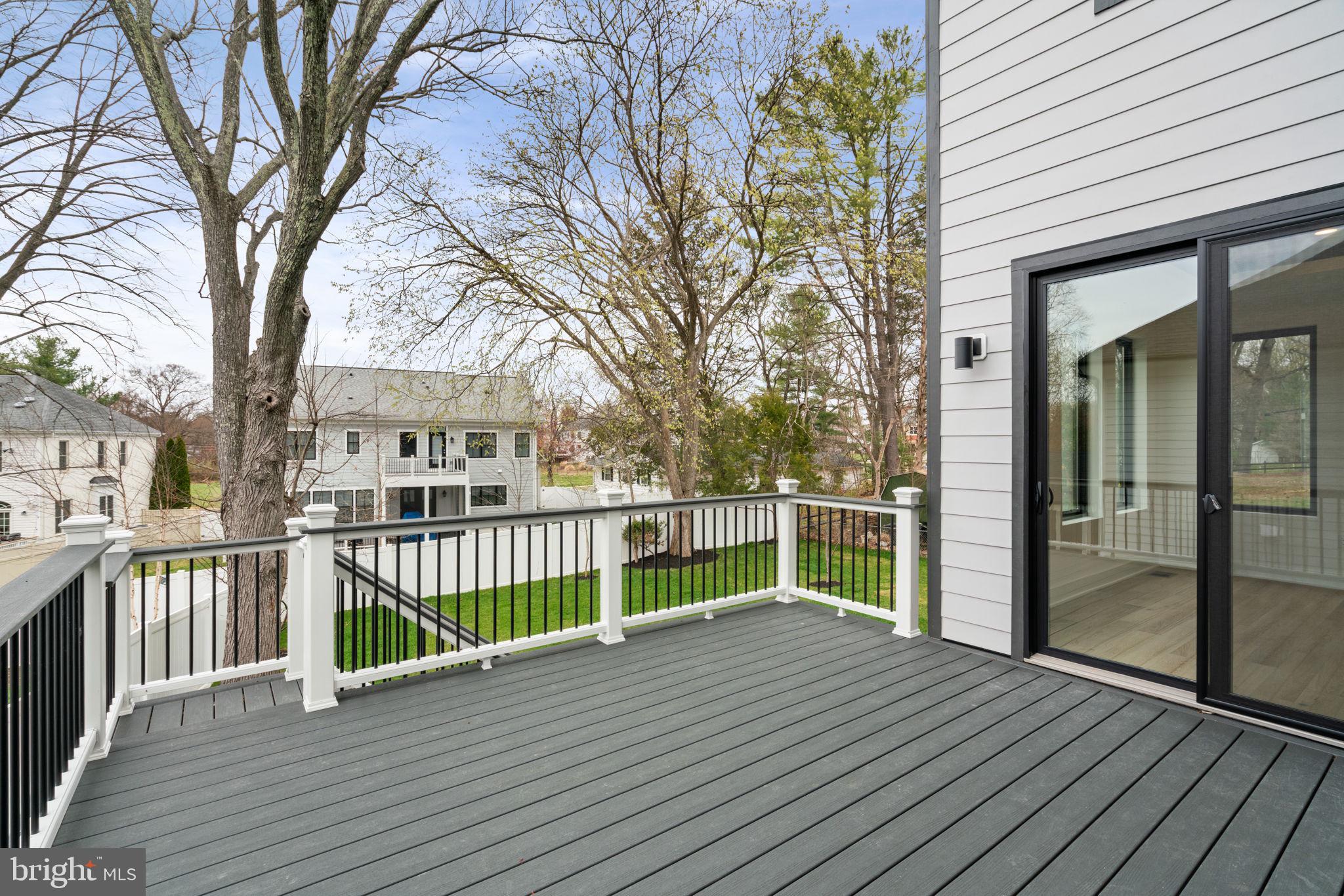 VIENNA WOODS - Residential