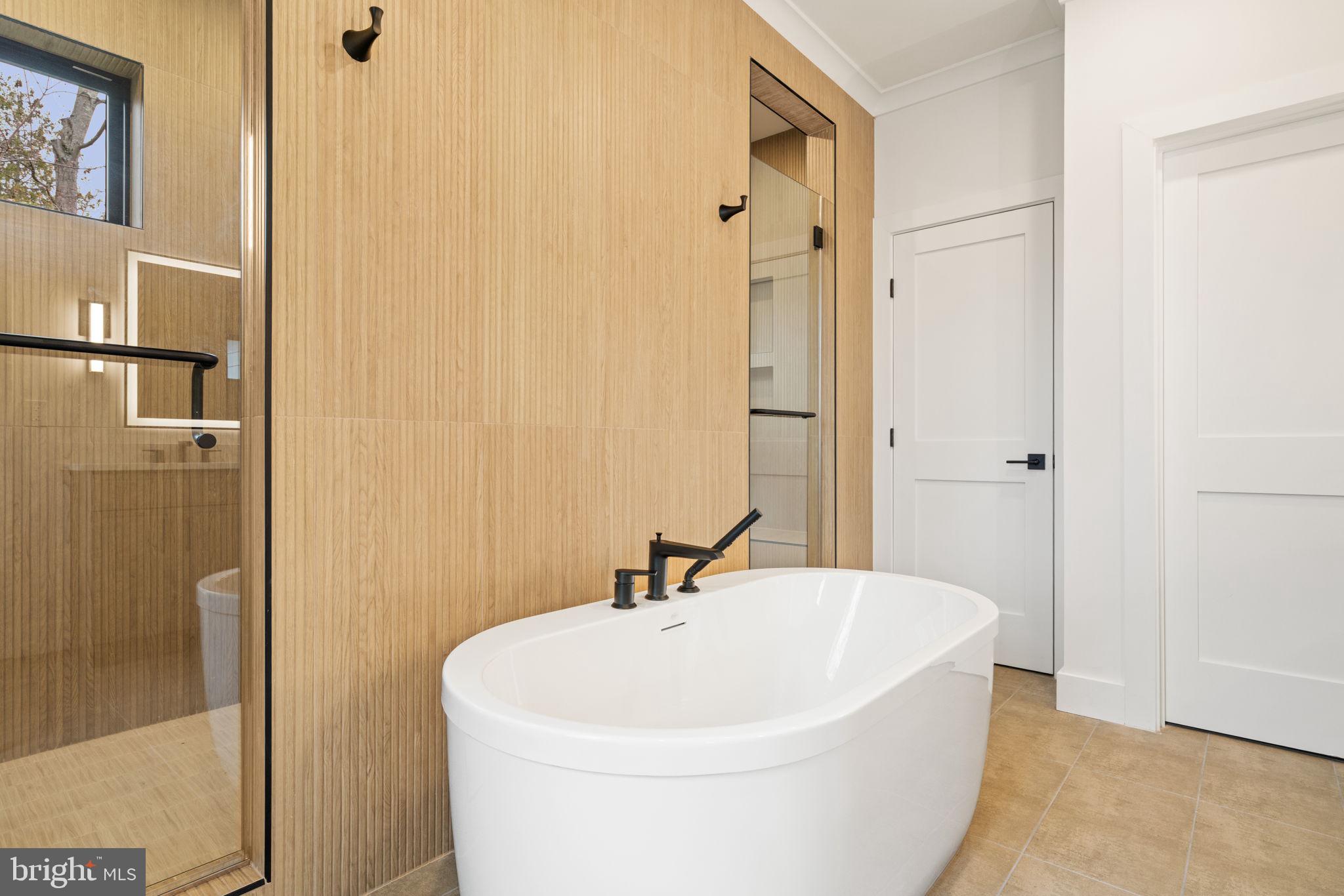 VIENNA WOODS - Residential