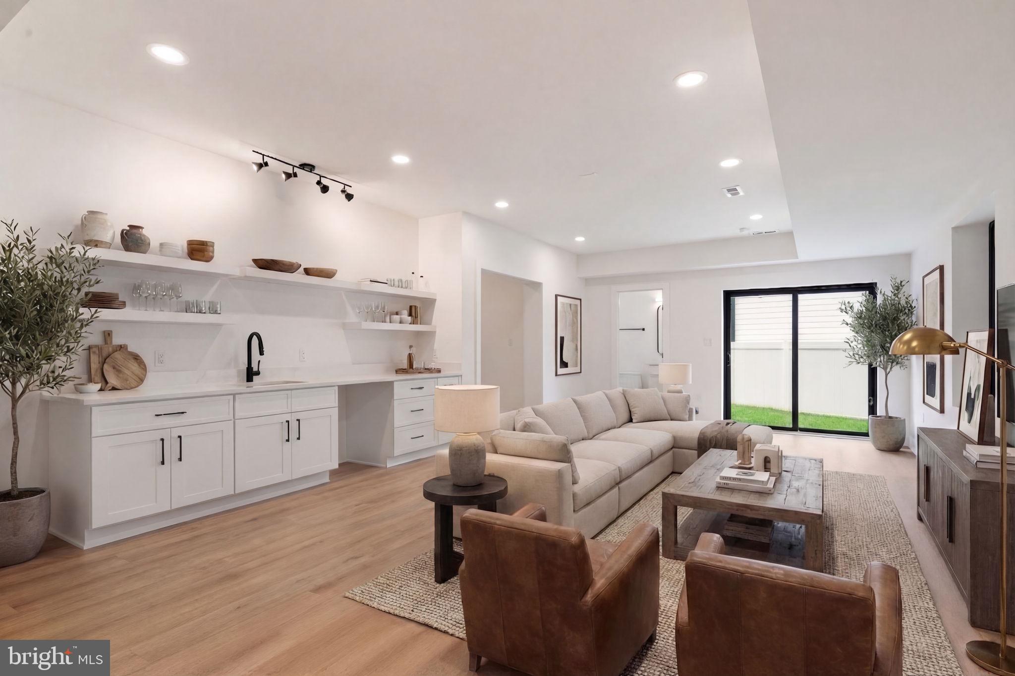 VIENNA WOODS - Residential