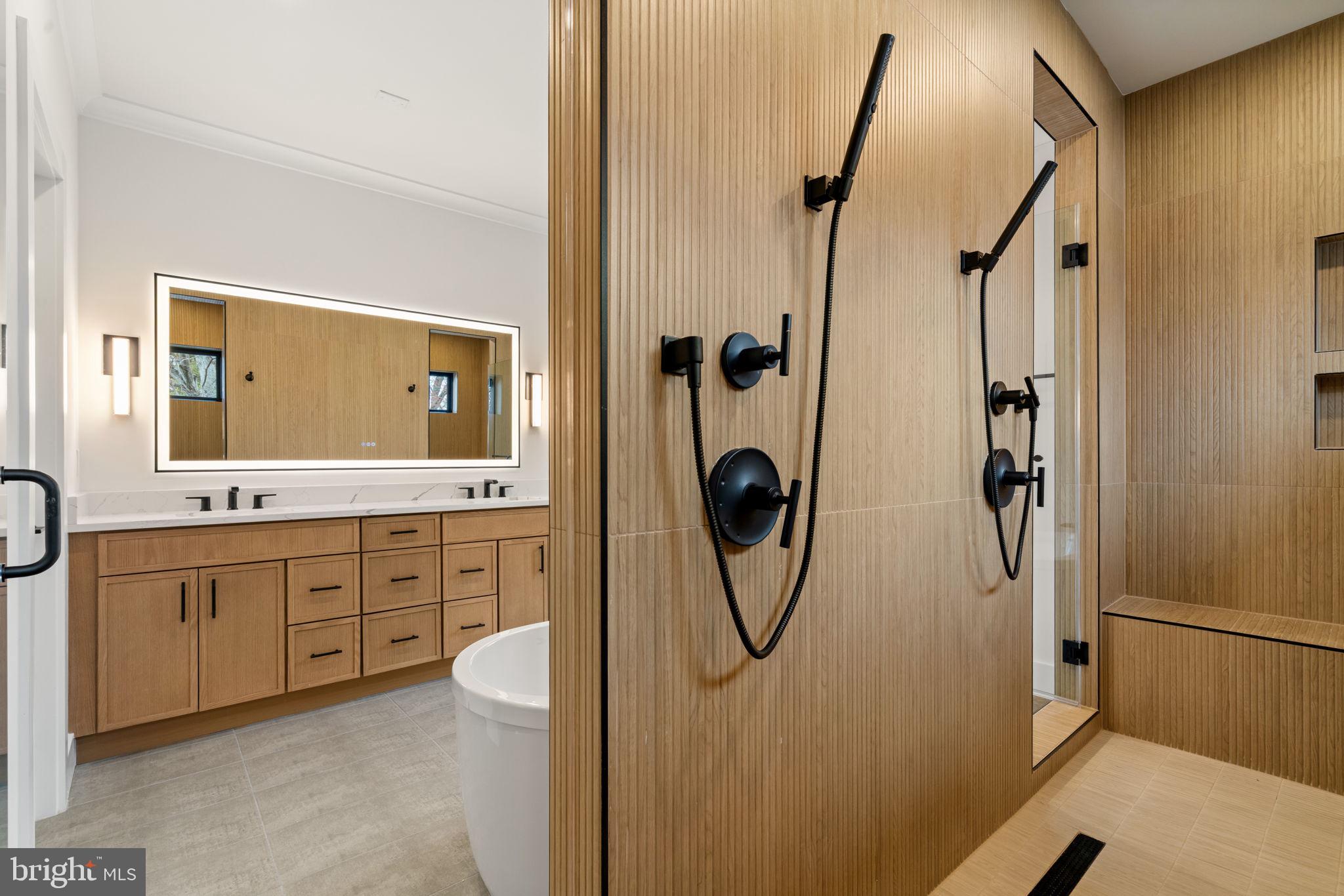 VIENNA WOODS - Residential